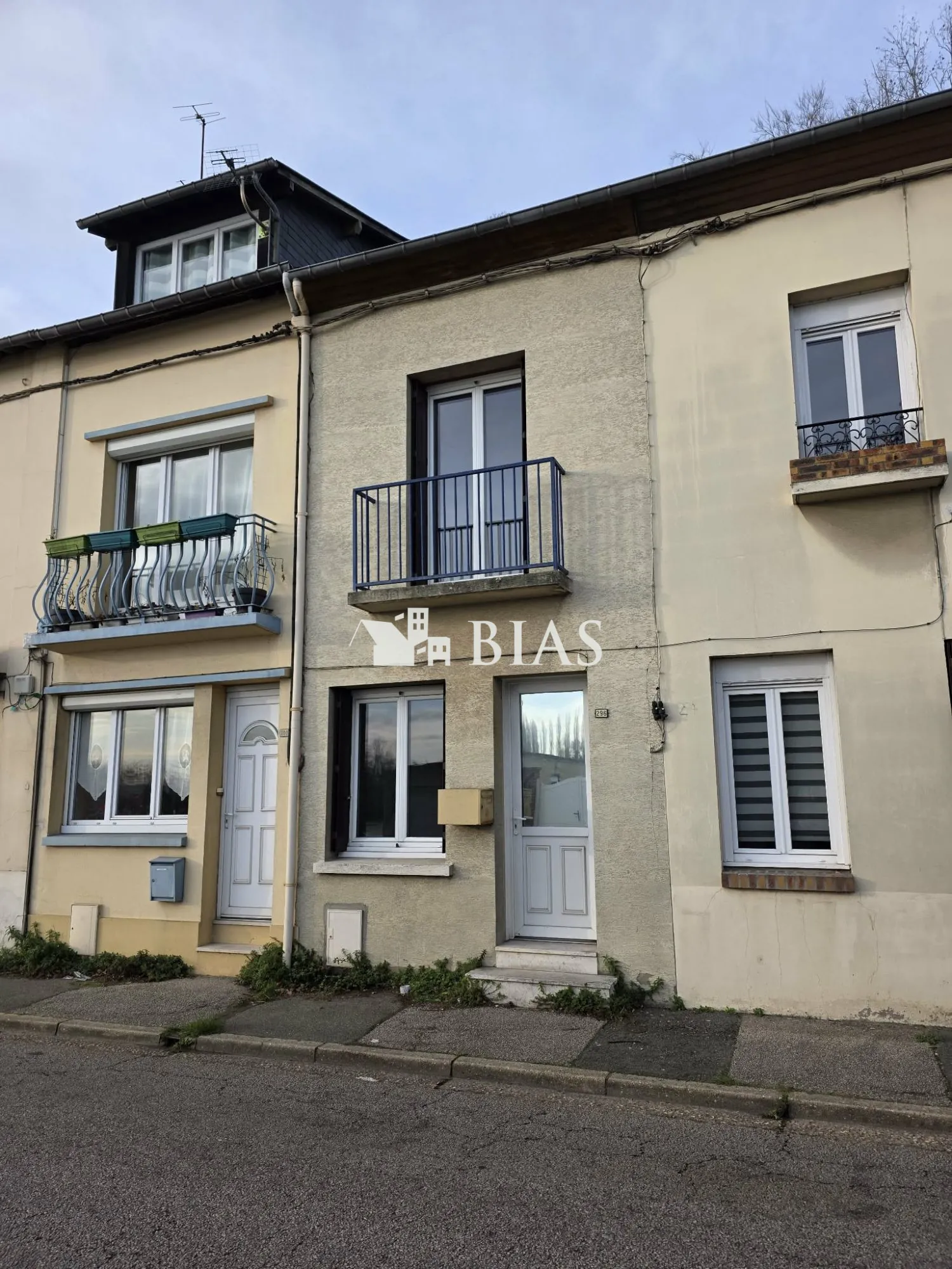 Maison de ville à Duclair avec jardin et proximité Seine