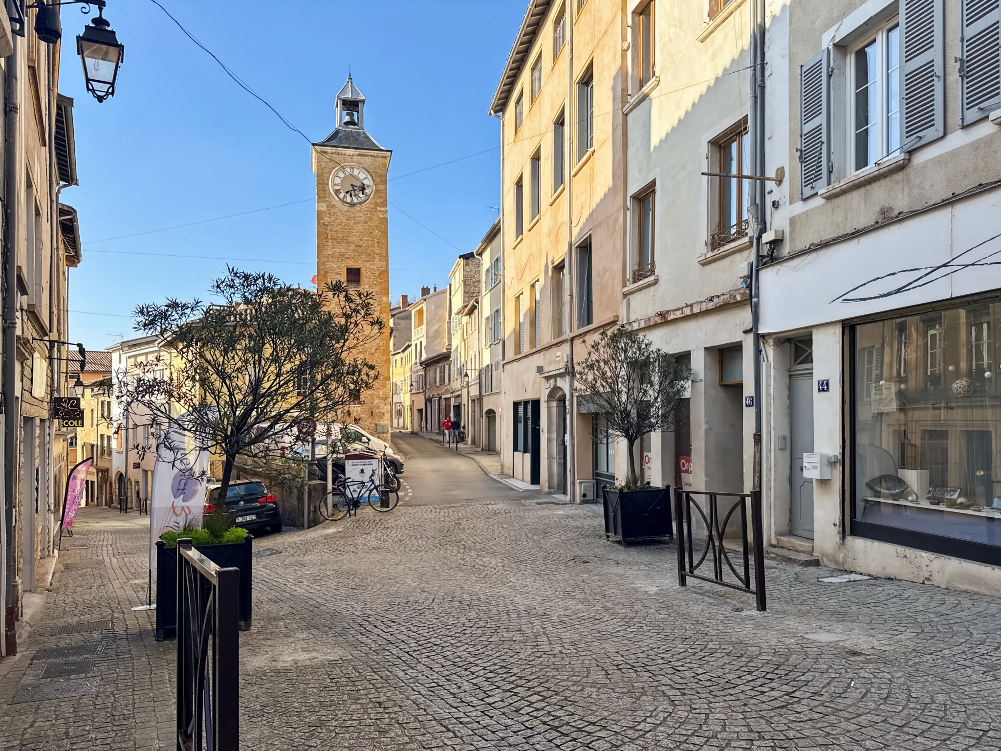 Local commercial à vendre au cœur historique de Trévoux, rentabilité immédiate