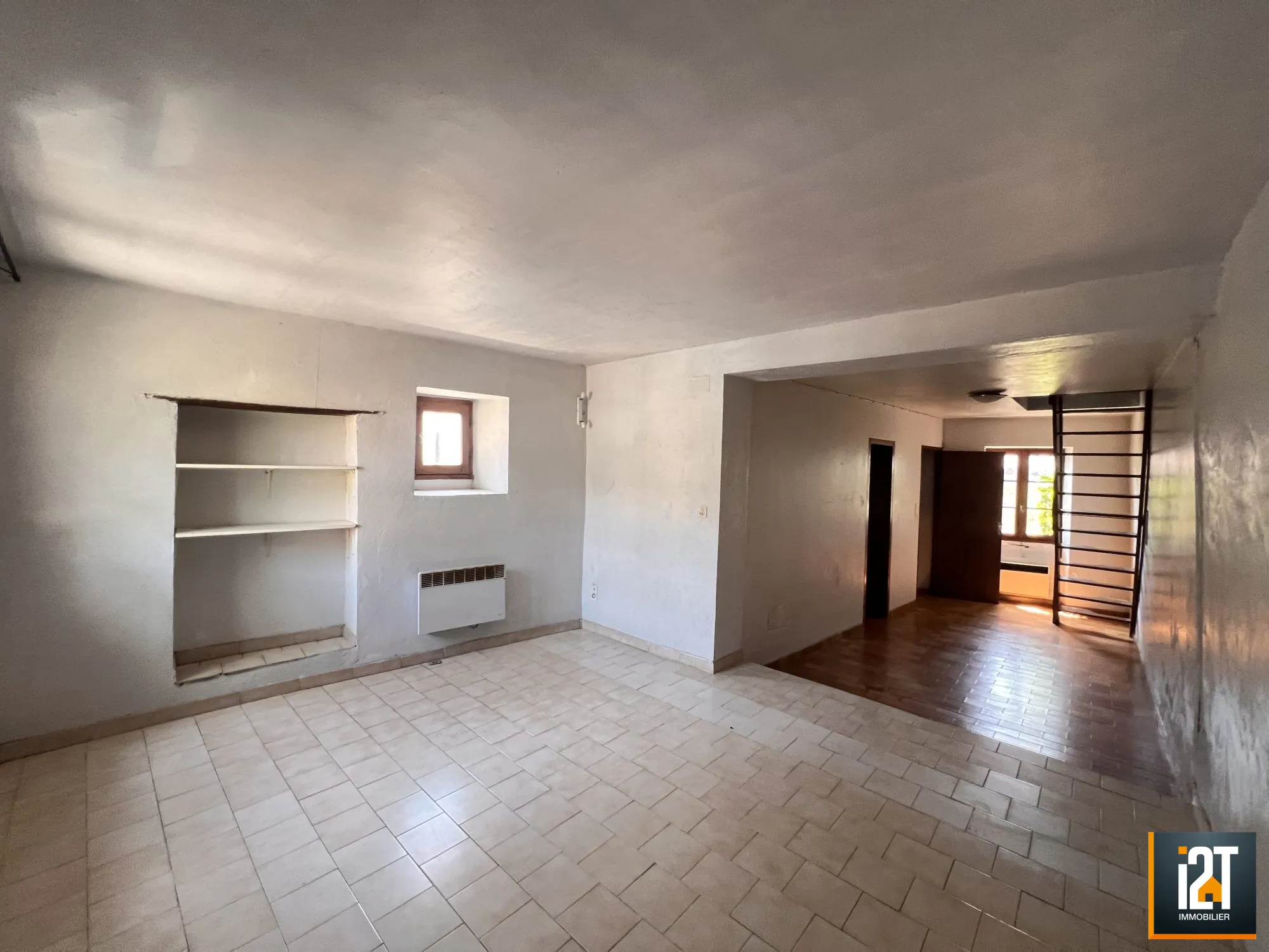 Maison de village à vendre à Moussac de 83 m² avec potentiel