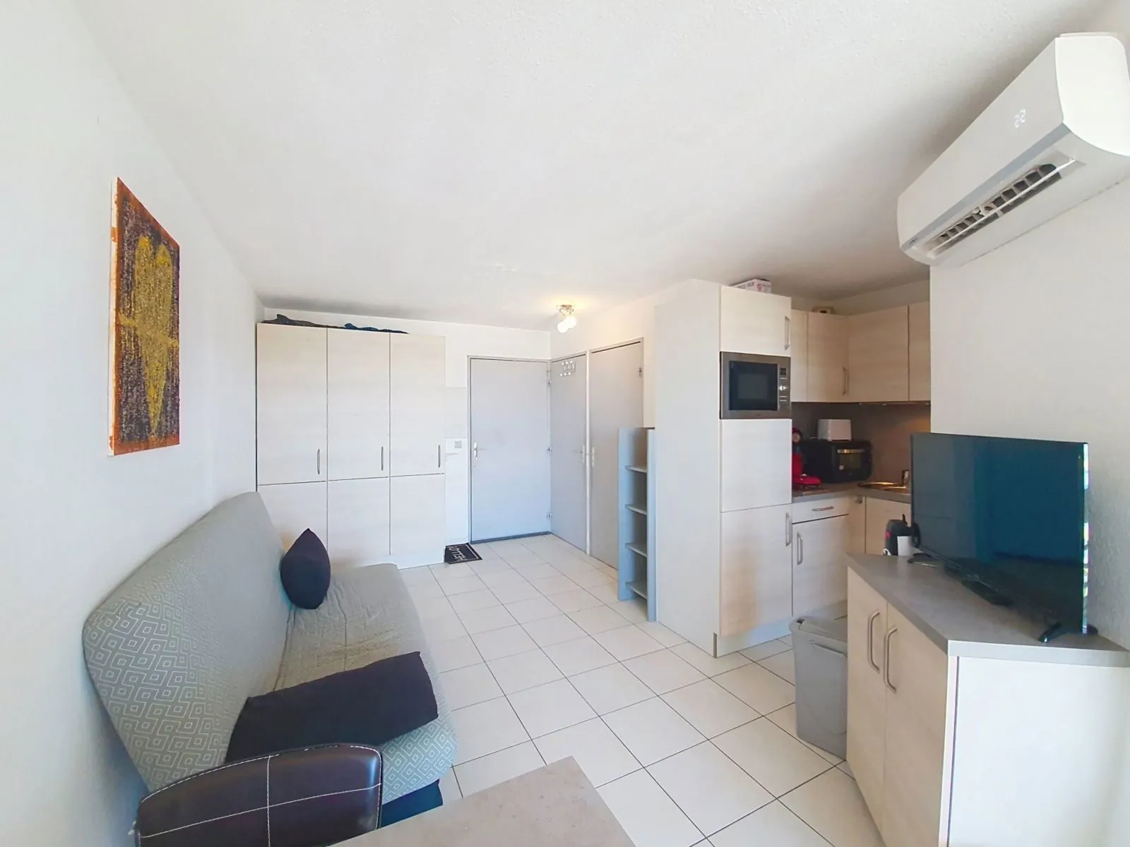 Appartement avec terrasse, piscine et vue dégagée à Canet-en-Roussillon 