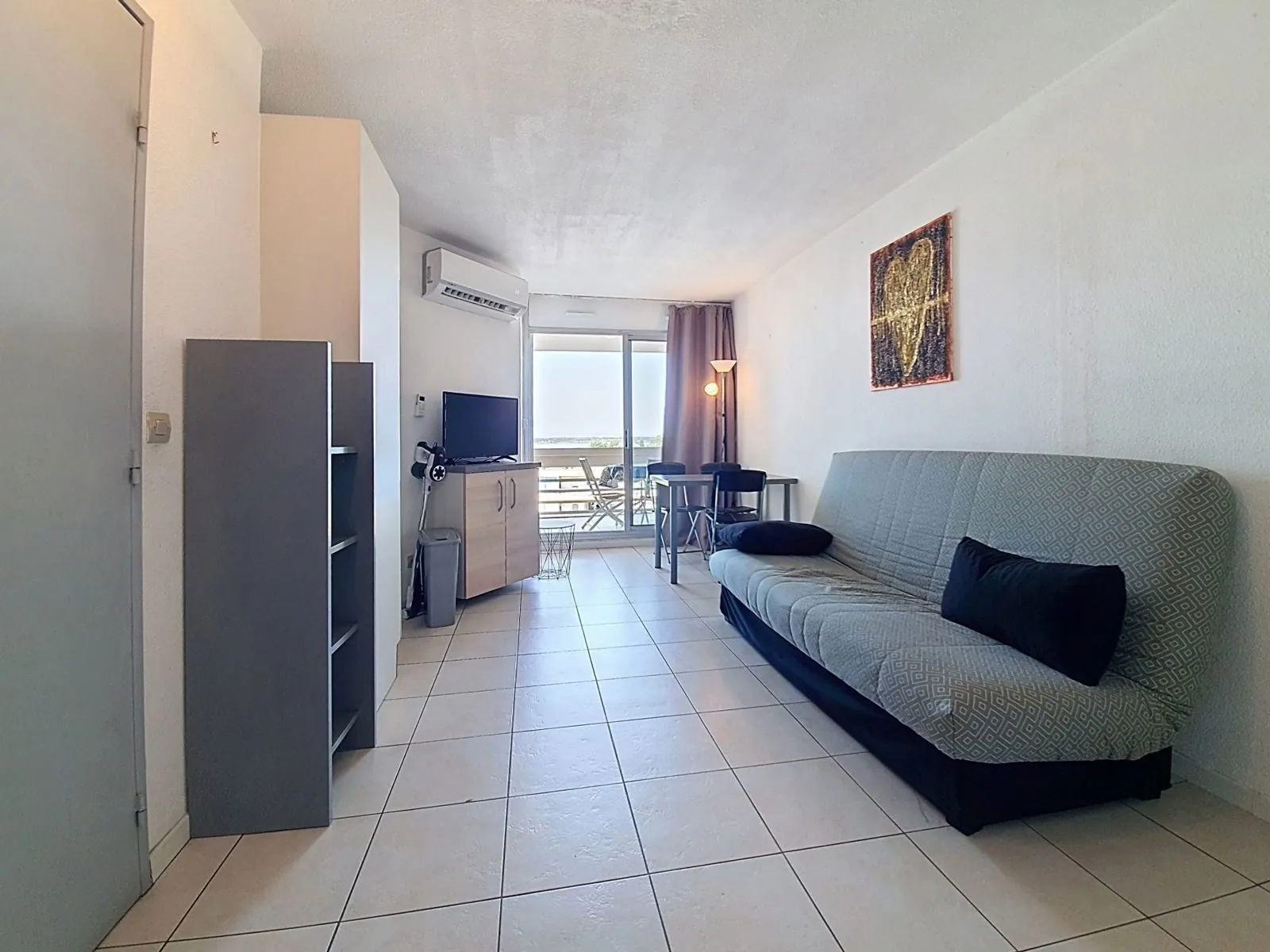 Appartement avec terrasse, piscine et vue dégagée à Canet-en-Roussillon 