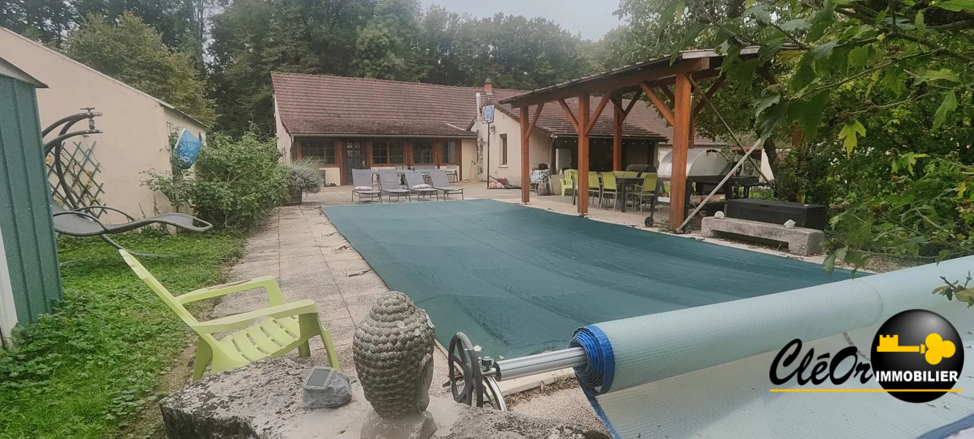 Maison à vendre à Pierre-de-Bresse avec piscine et 6 chambres