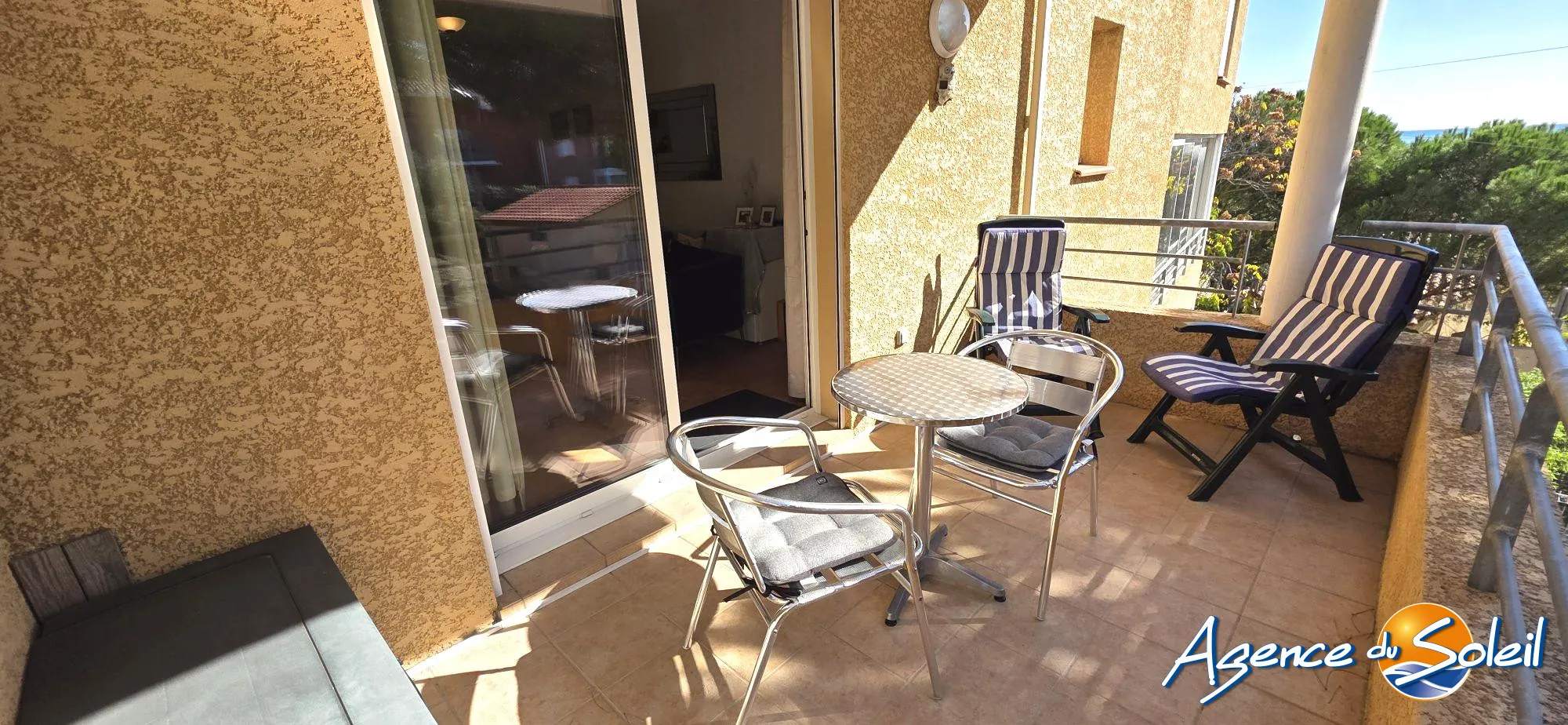 Appartement T3 de 57 m² avec balcon et parking à Saint-Pierre-la-Mer
