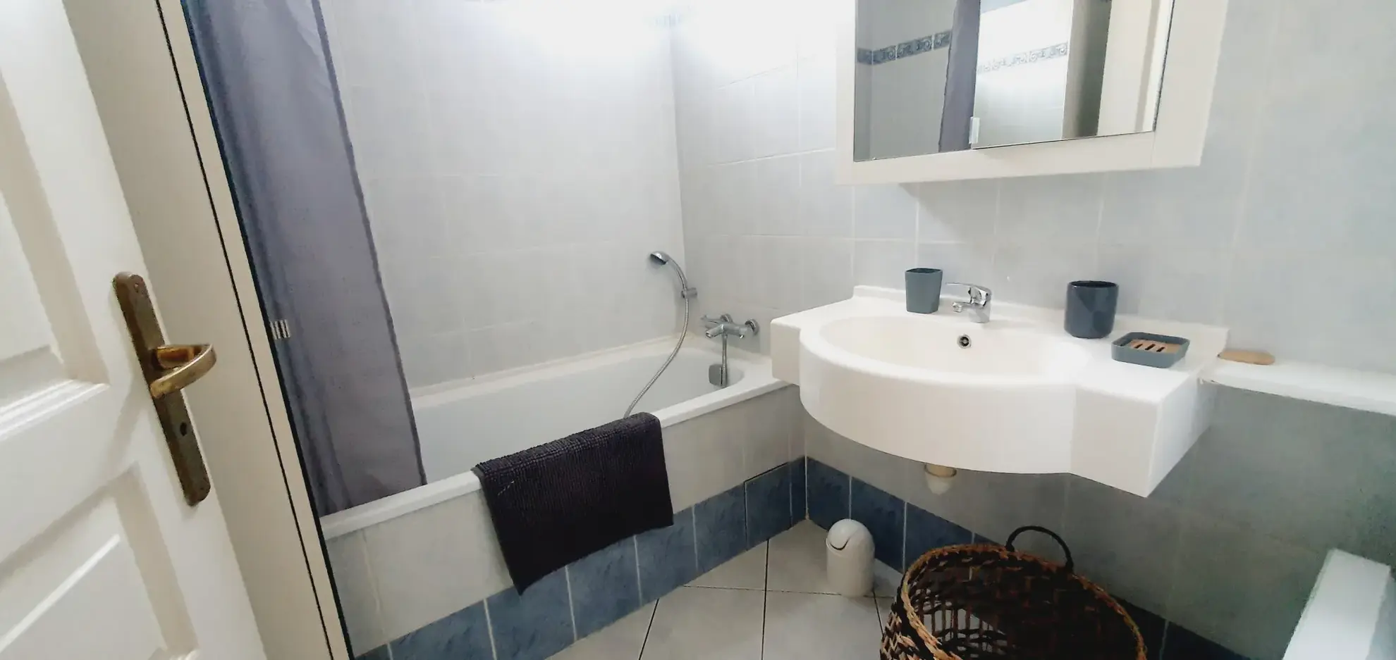 Appartement T2 avec loggia et ascenseur à Nîmes, proximité Coupole 