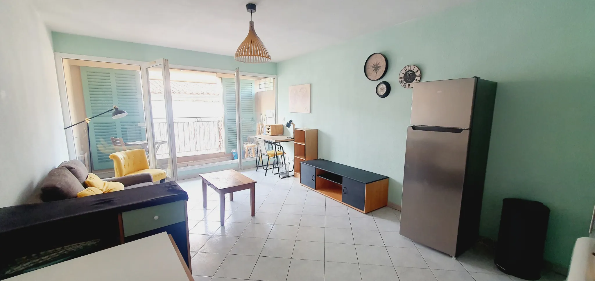 Appartement 2 pièces avec loggia au dernier étage à Nîmes, résidence sécurisée