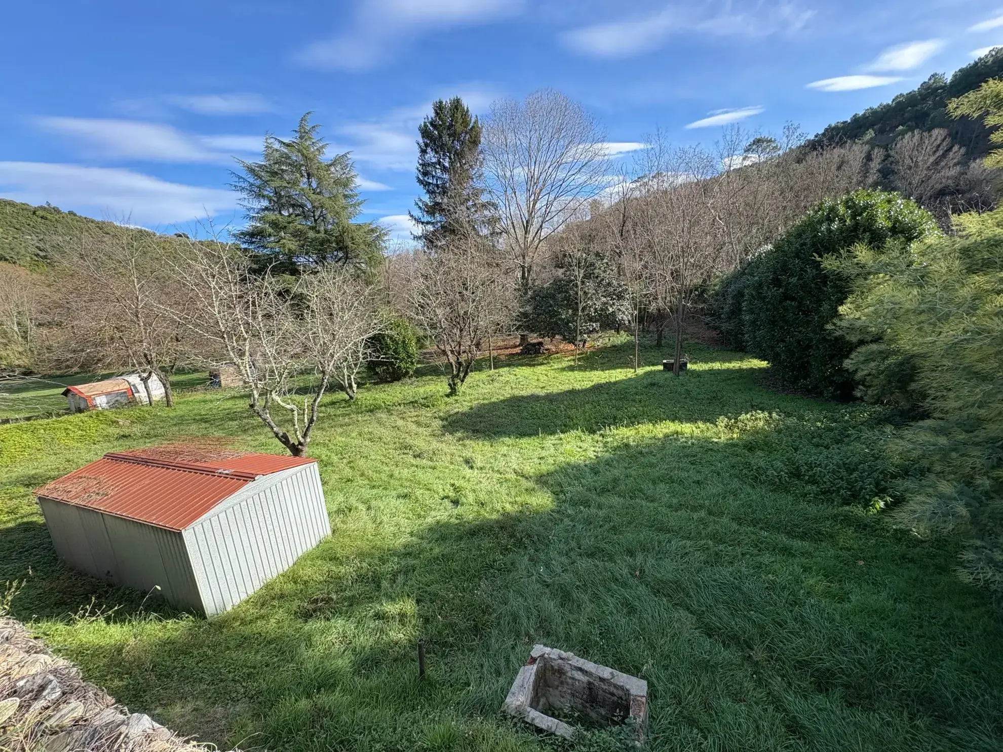 Maison familiale avec grand terrain et garage près de Saint-Ambroix 