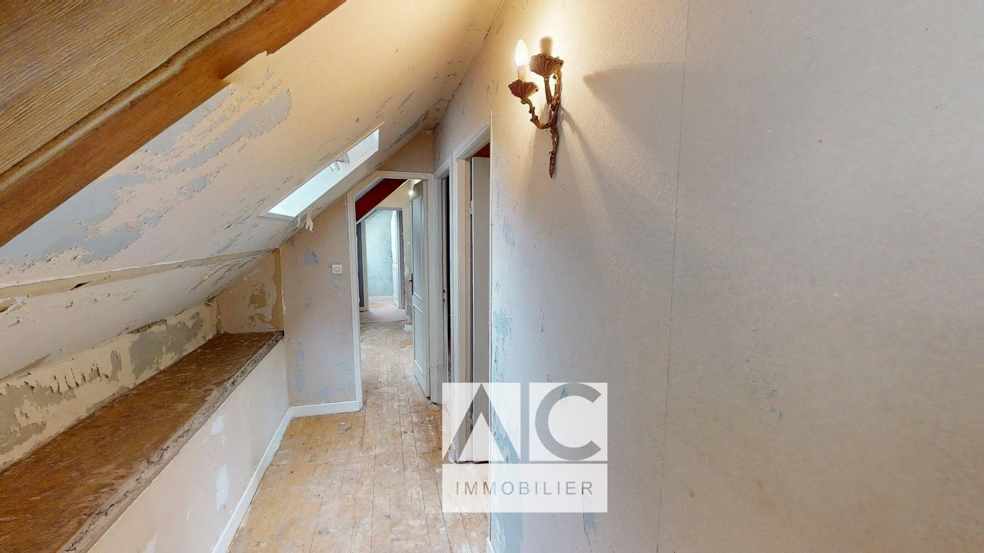 Ancien moulin à rénover de 151 m² avec grand terrain en Bretagne 