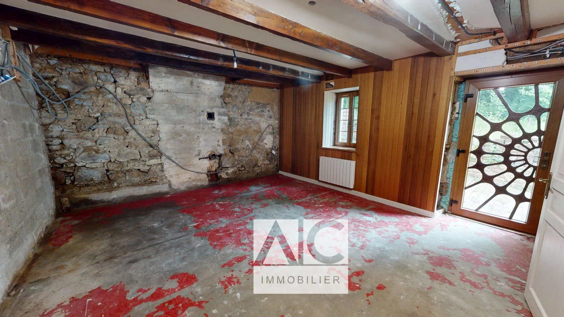Ancien moulin à rénover de 151 m² avec grand terrain en Bretagne 