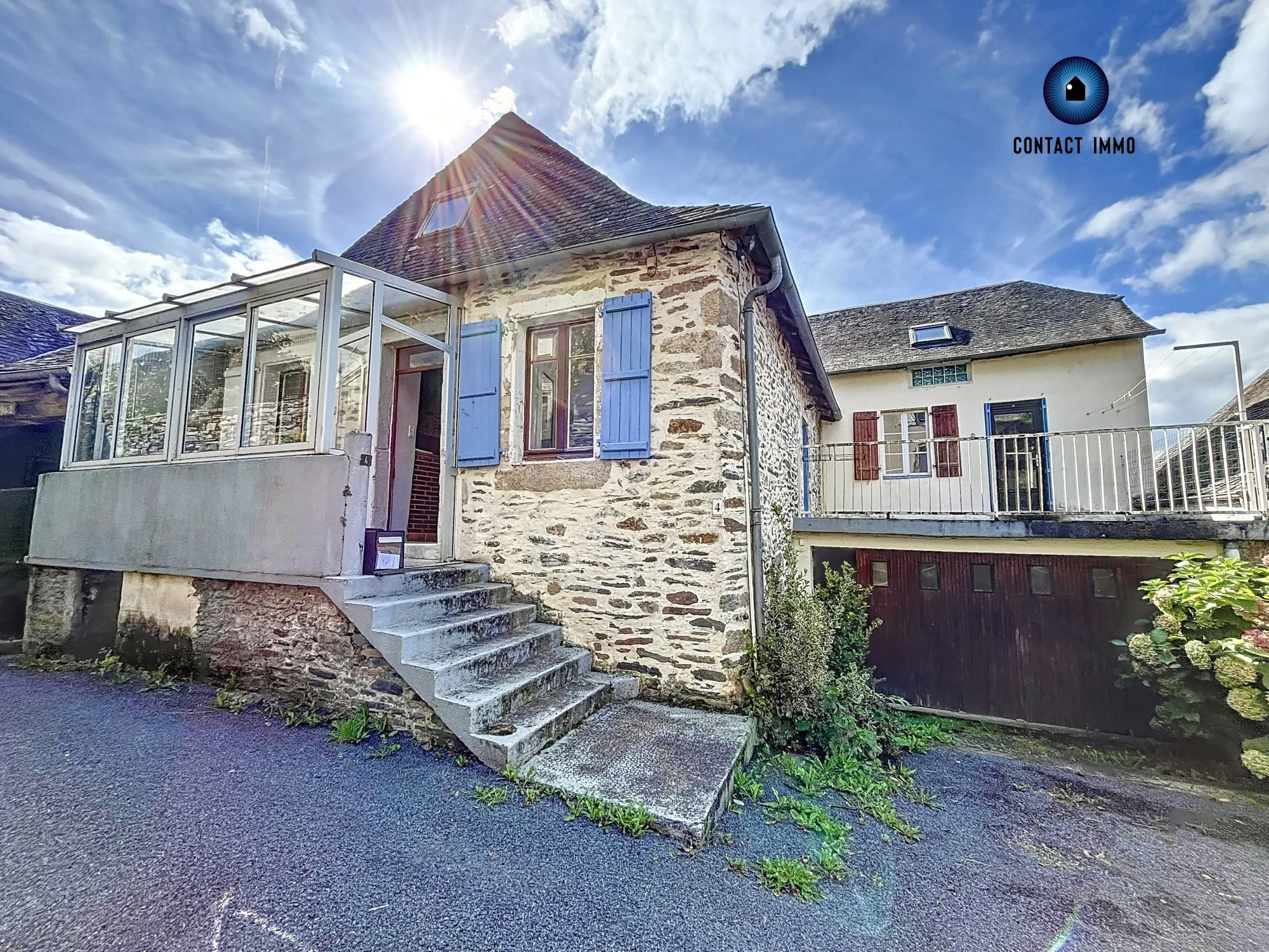Maison en pierre à Donzenac avec 3 chambres et terrasse spacieuse