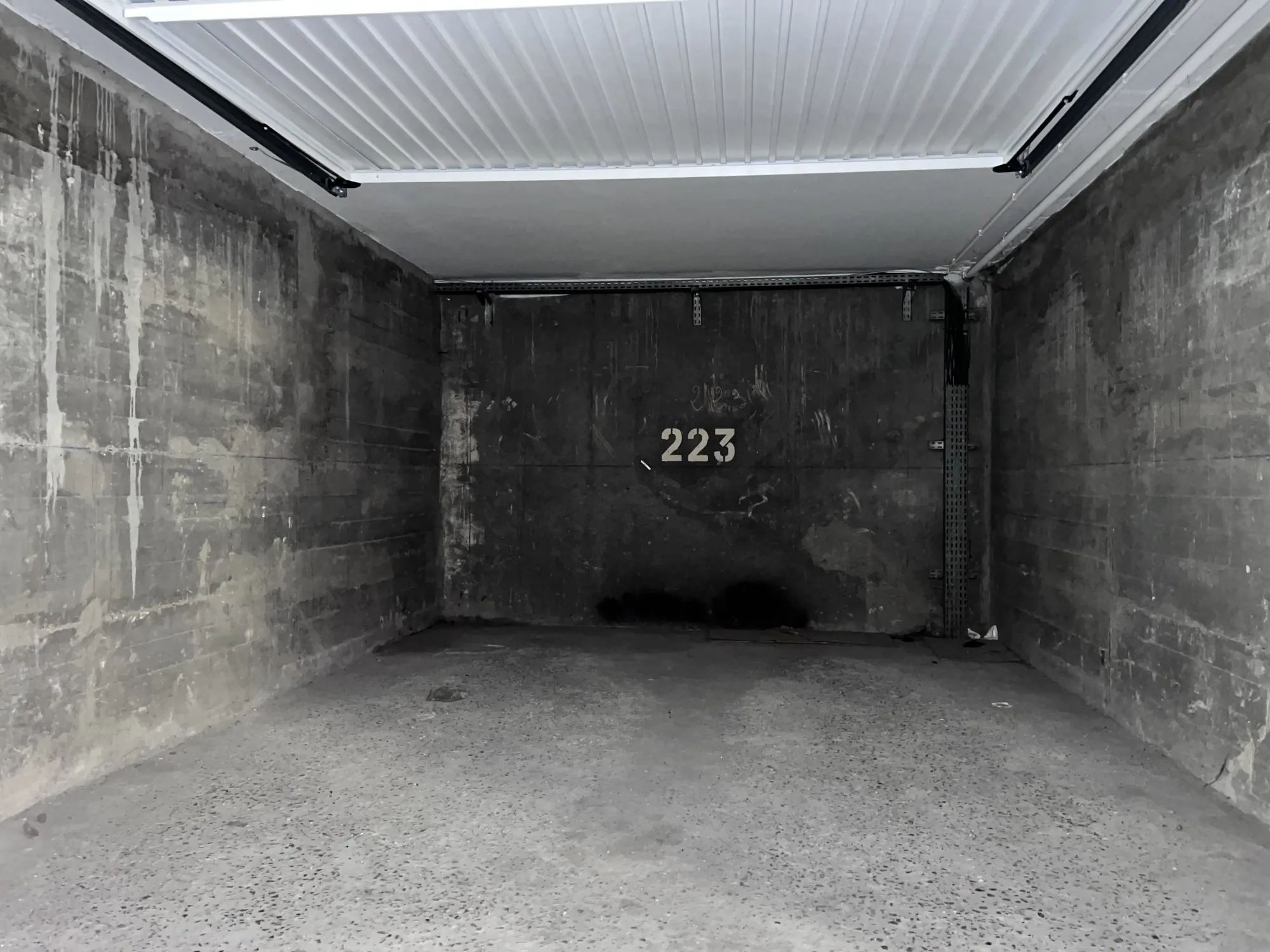 Box sécurisé à vendre à Montreuil proche métro CROIX DE CHAVAUX