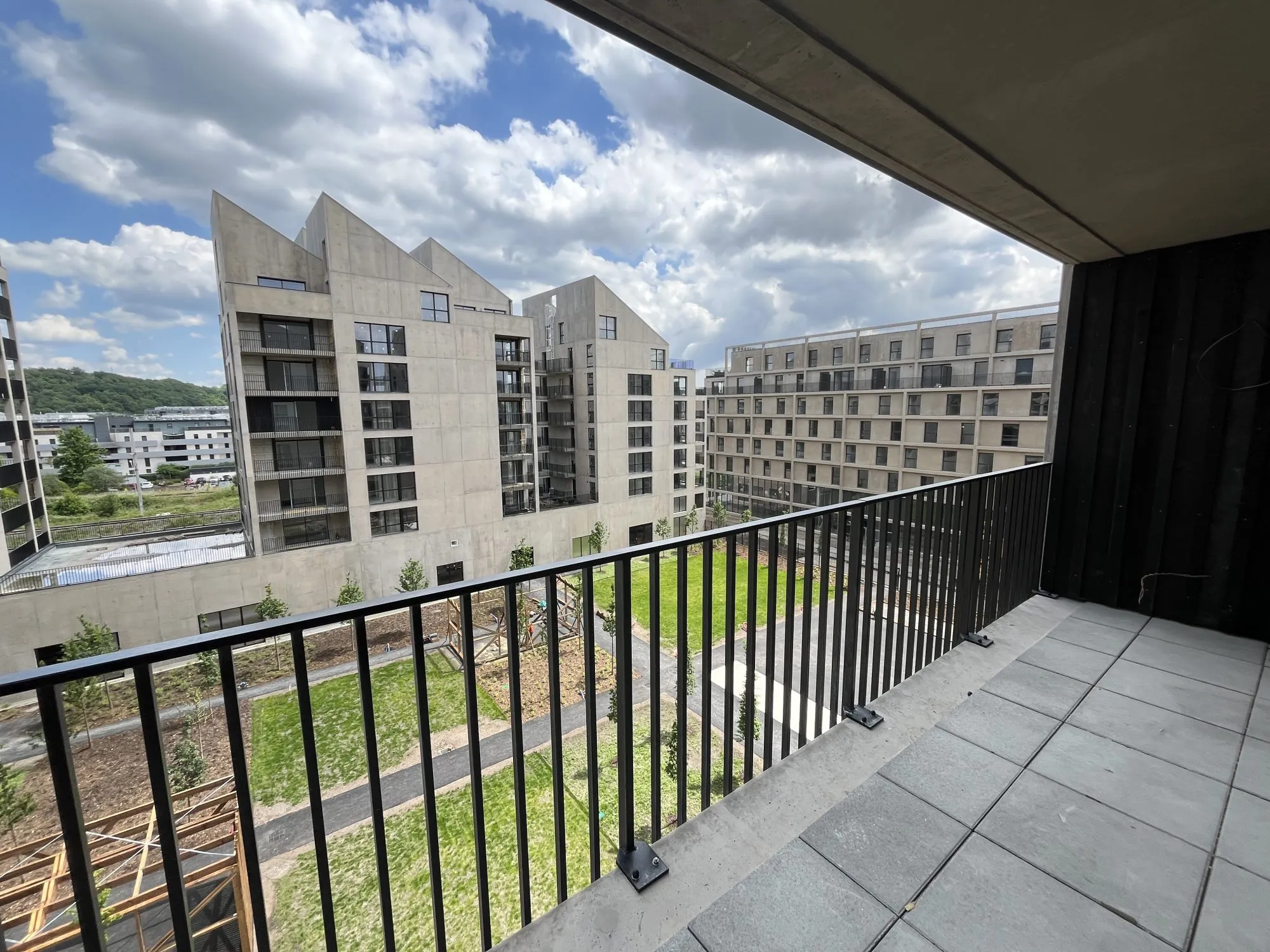 Studio avec terrasse, parking sécurisé et proximité du tram à Bordeaux Rive Droite