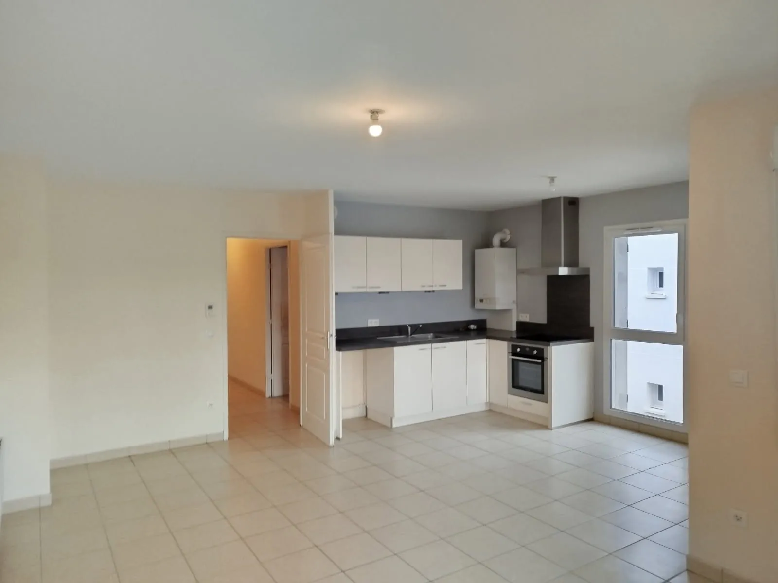 Appartement T3 avec terrasse et parking à Vouneuil-sous-Biard