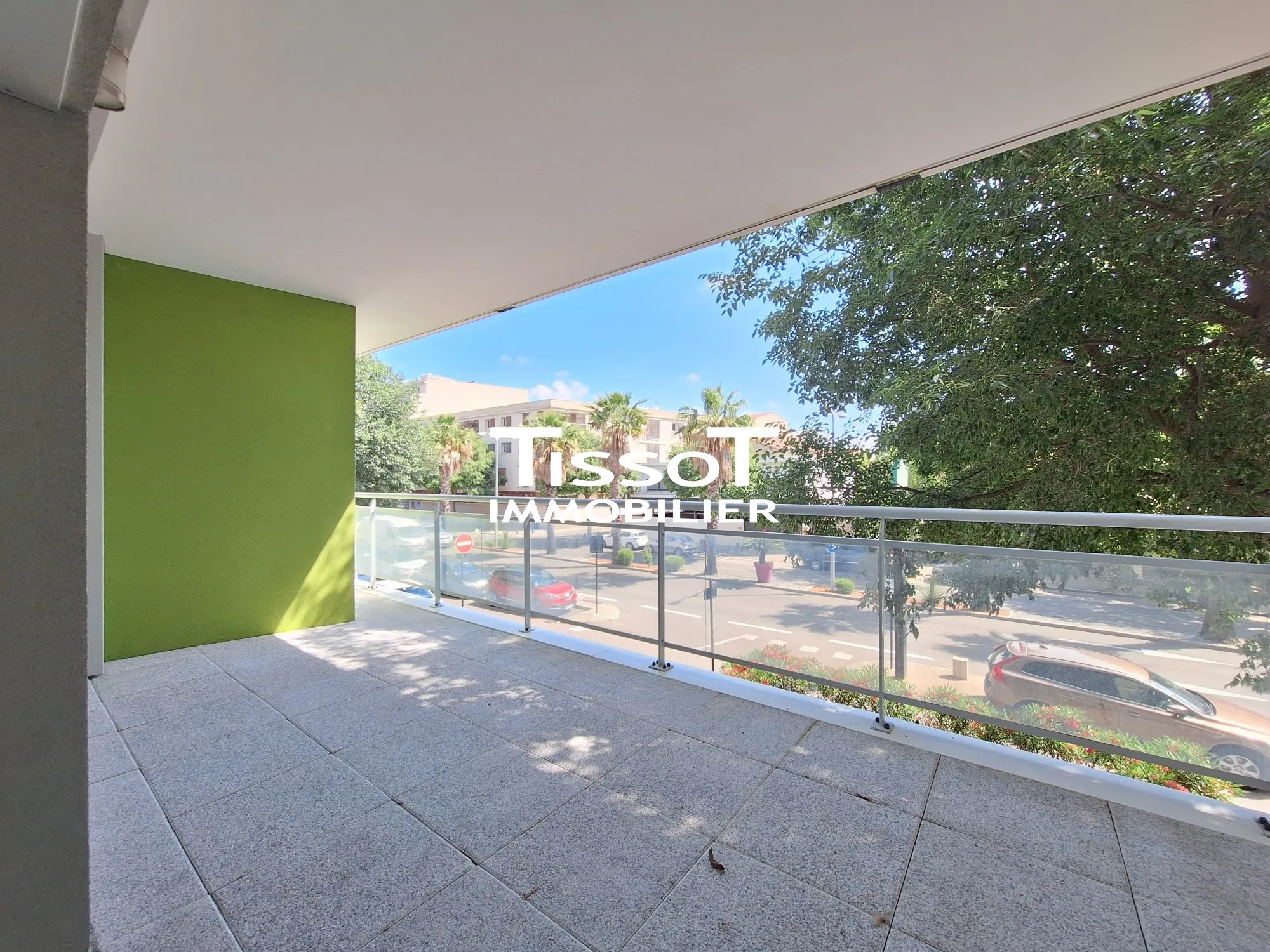 Appartement T3 avec terrasse et parking à Nîmes Alouette