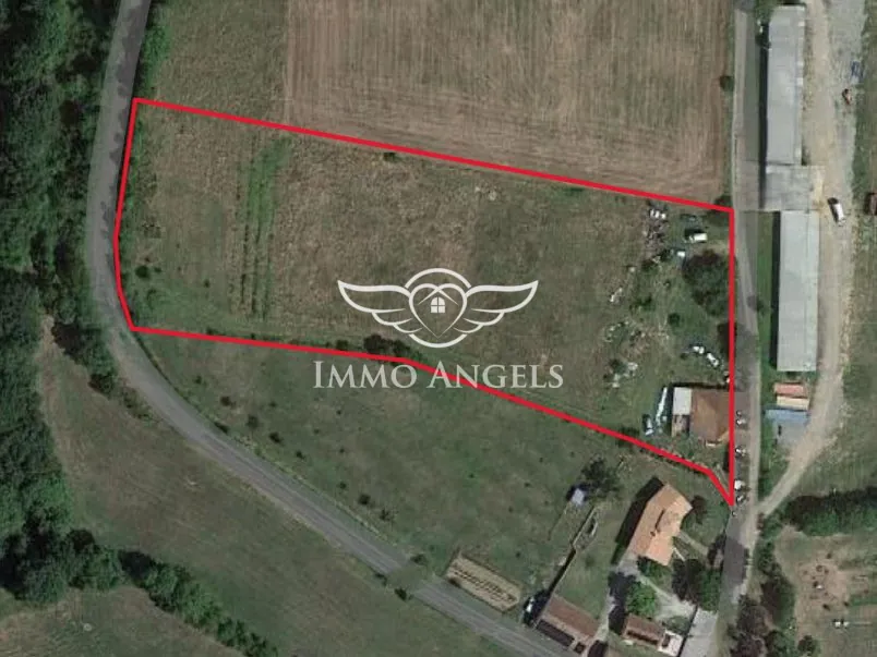 Maison à rénover avec terrain constructible au Ségur, potentiel de 200 m² habitables