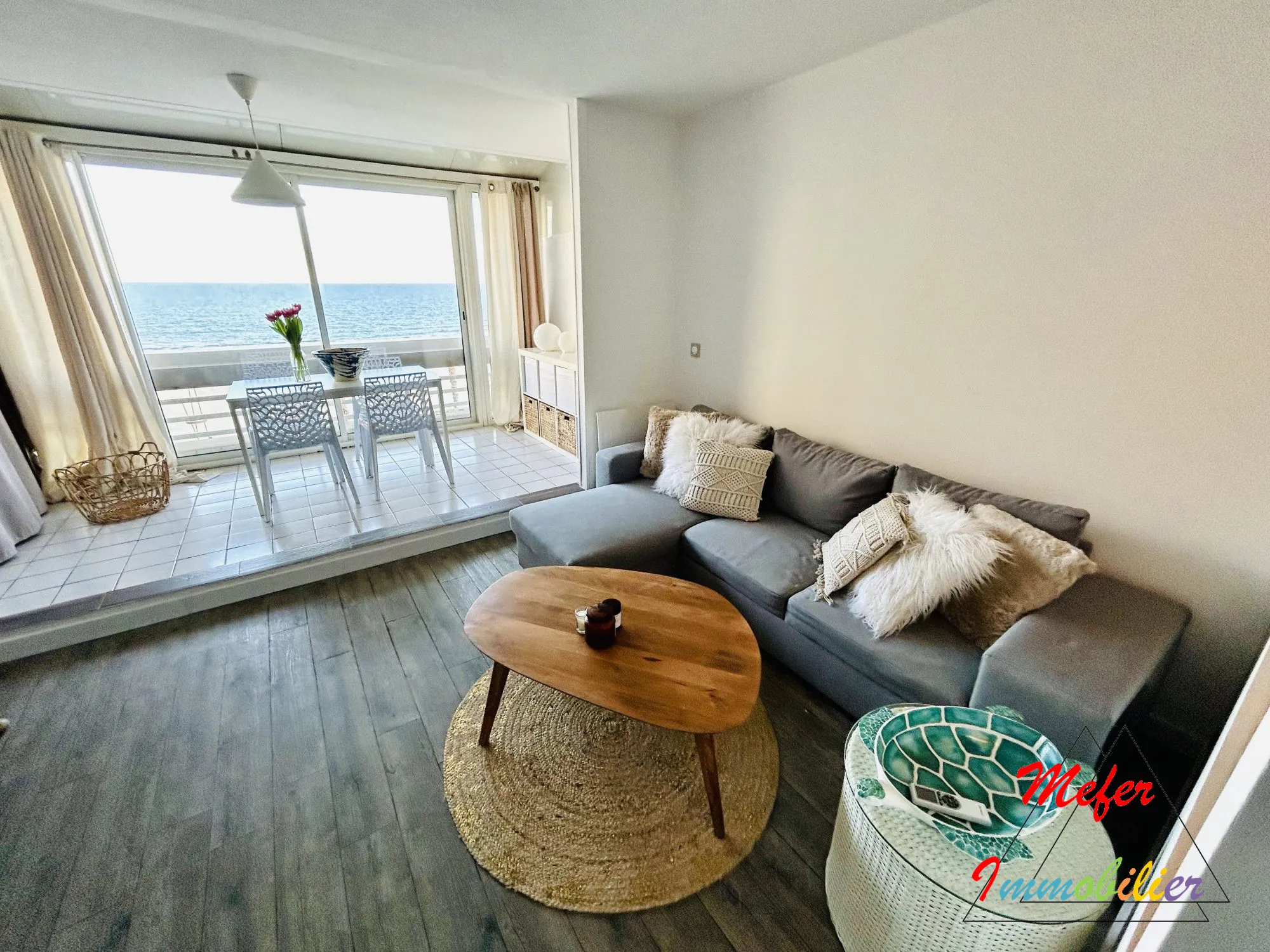 Appartement rénové avec vue sur mer à Canet-en-Roussillon – Dernier étage 