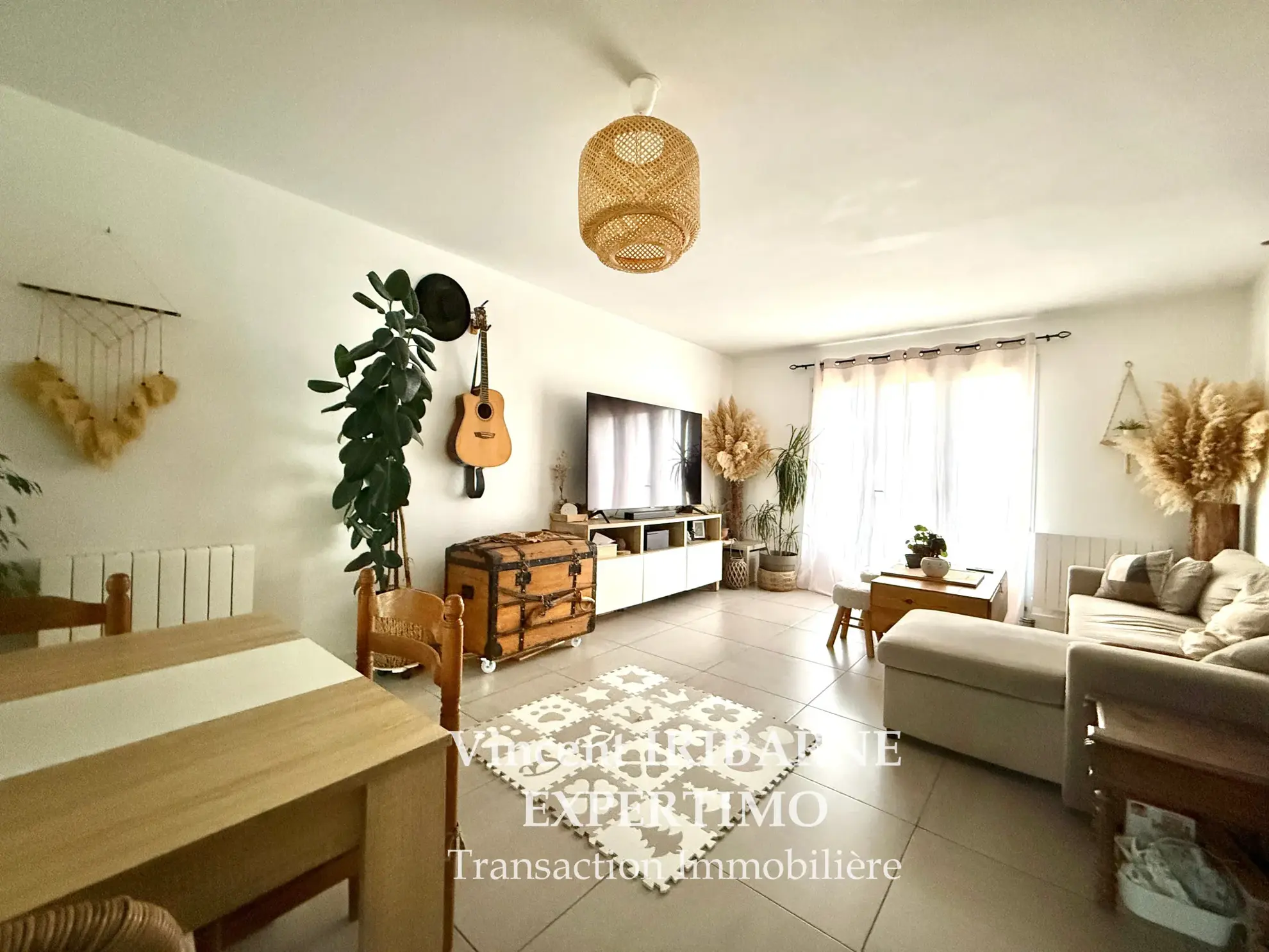 Maison de plain-pied avec 3 chambres, garage et jardin à Saintes