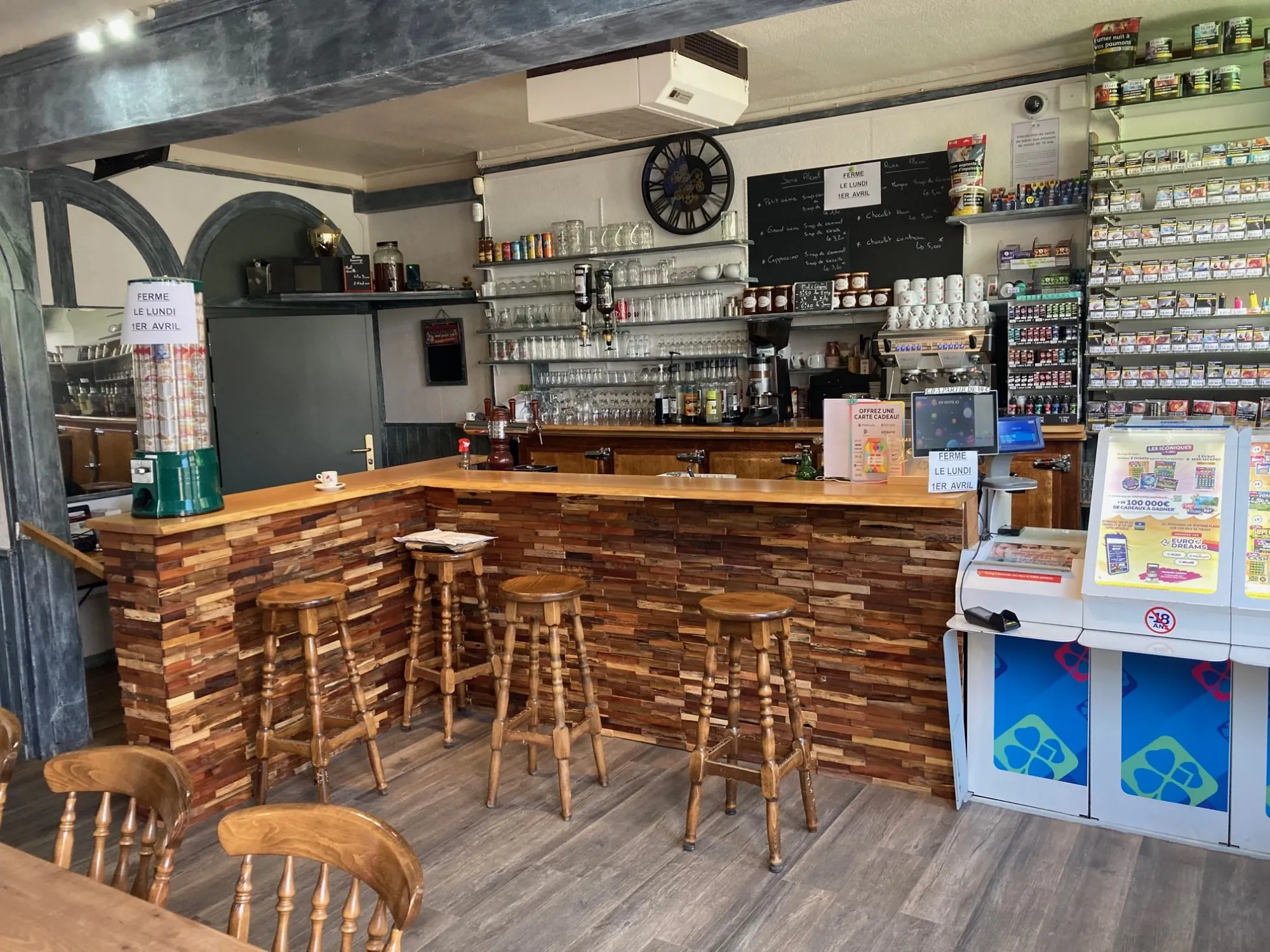 Fonds de commerce Bar Tabac FDJ PMU à Troyes - 68 m², proximité centre-ville 