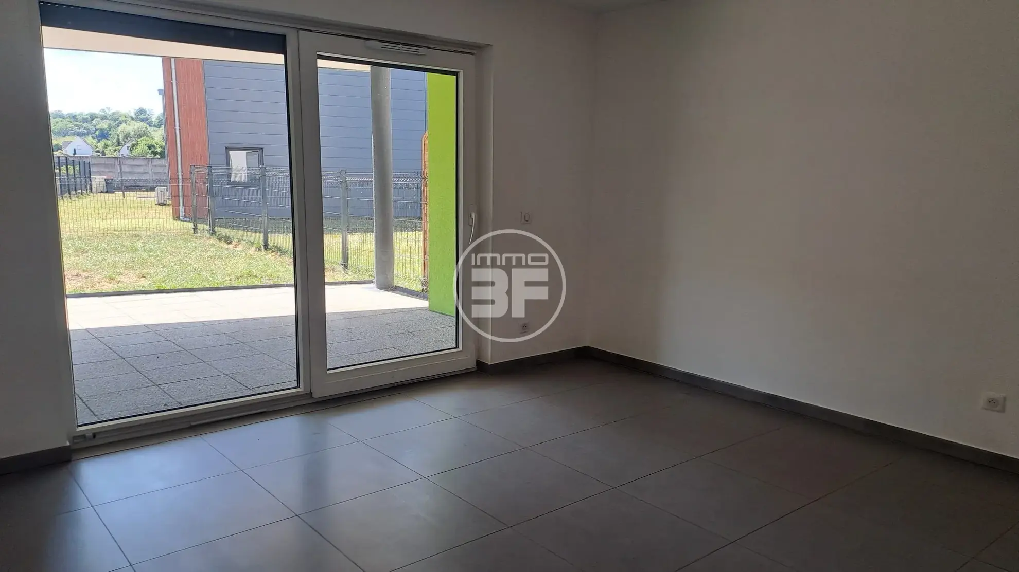 Appartement en rez-de-jardin avec terrasse et jardin privé à Blotzheim 