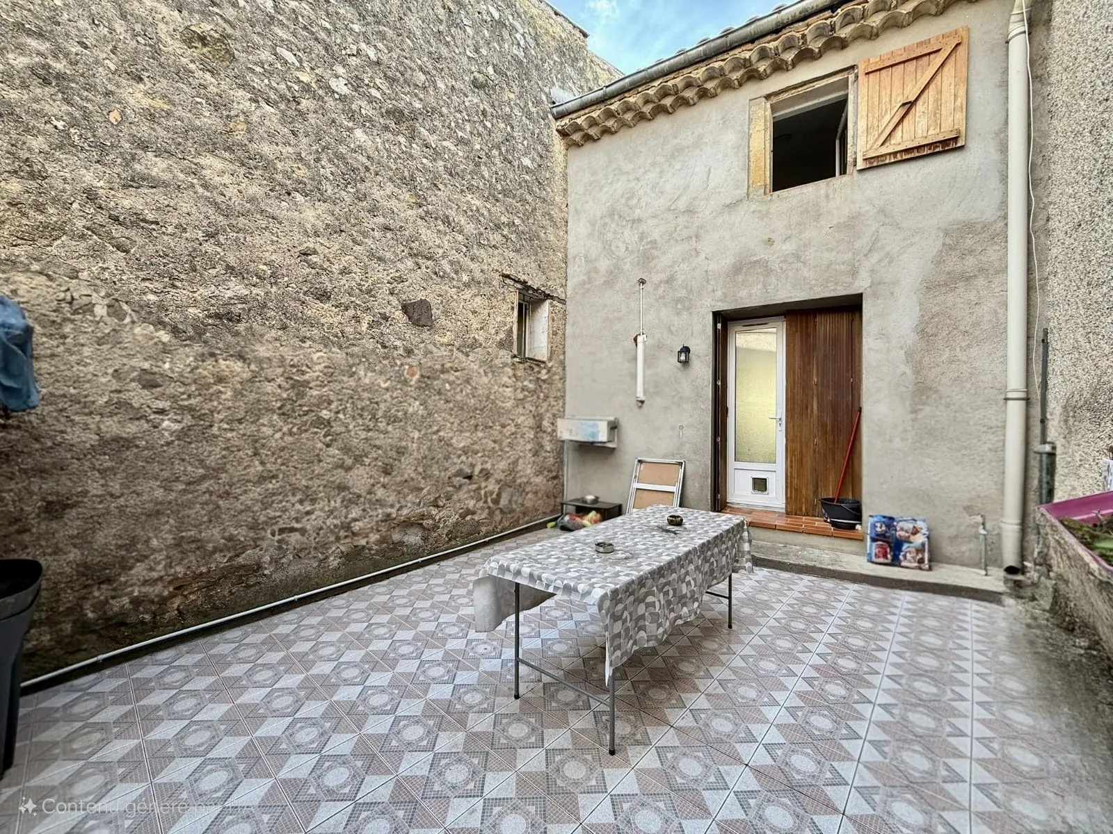 Maison vigneronne rénovée avec terrasse à Servian – 83 m²