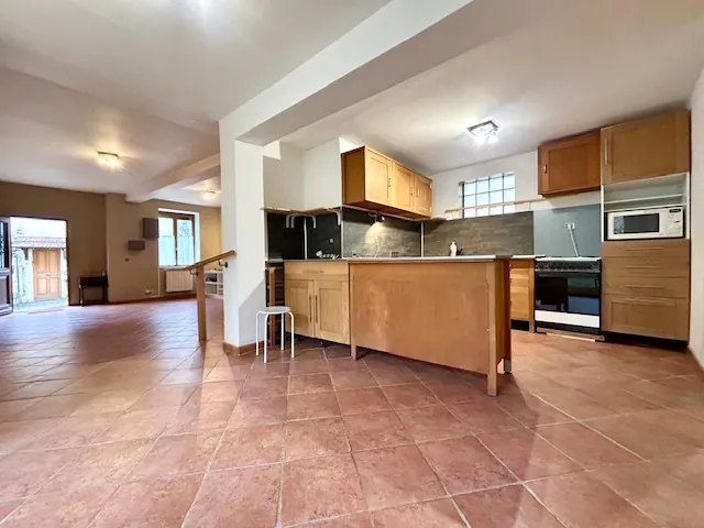 Maison de ville à Marcoussis – F5 de 90 m² avec cour privée et parking 