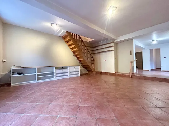 Maison de ville à Marcoussis – F5 de 90 m² avec cour privée et parking