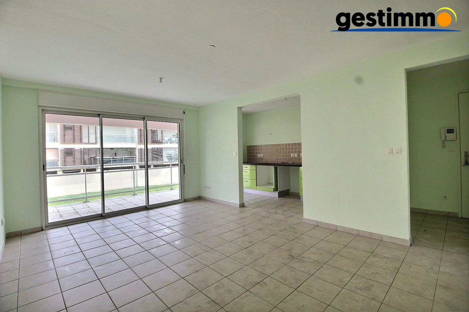 Spacieux appartement T3 à Cayenne avec terrasse et stationnement privé 