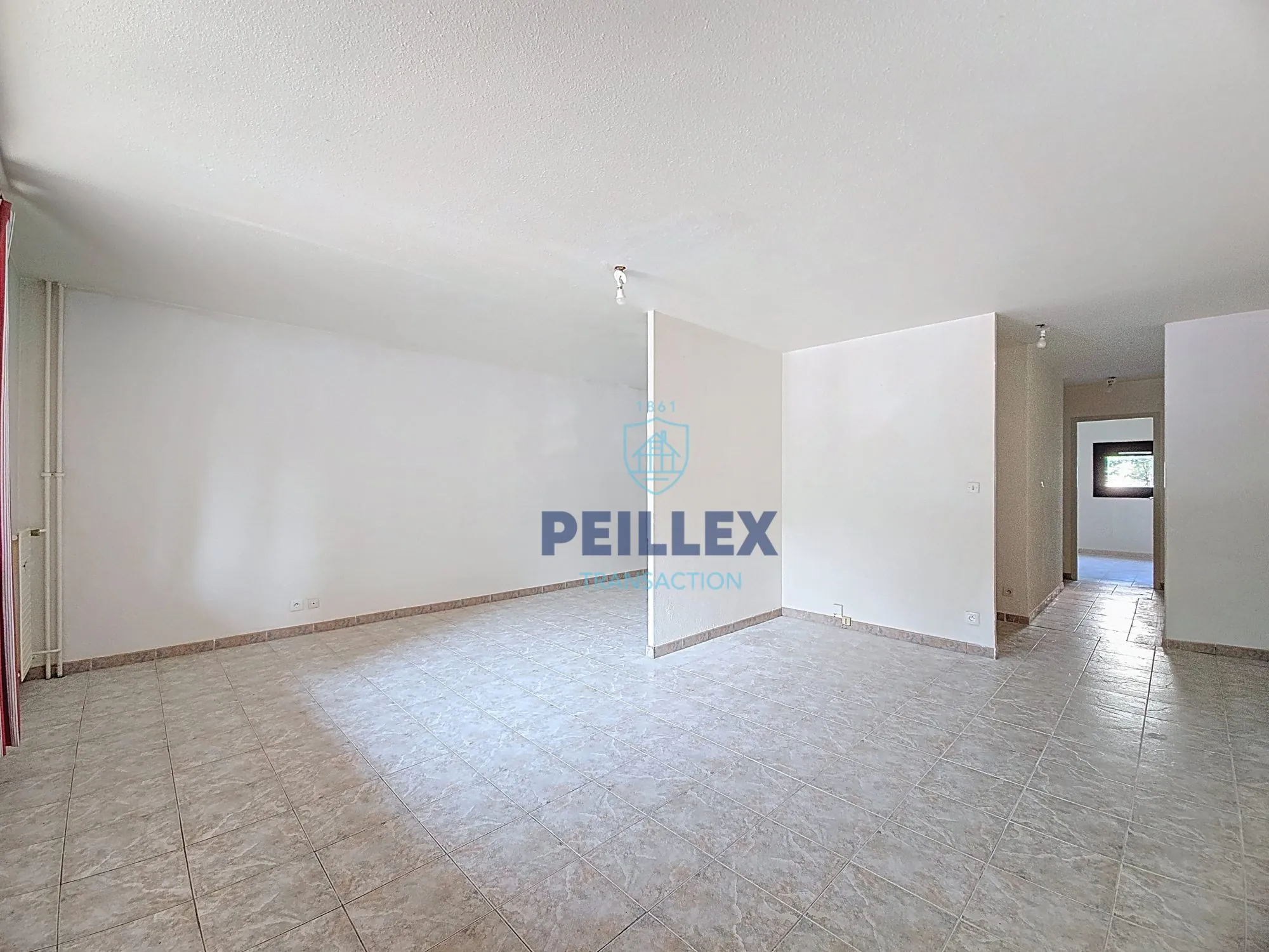 Appartement T4 à rénover de 78 m² à Thonon-Les-Bains - Opportunité d'investissement ou d'habitation 