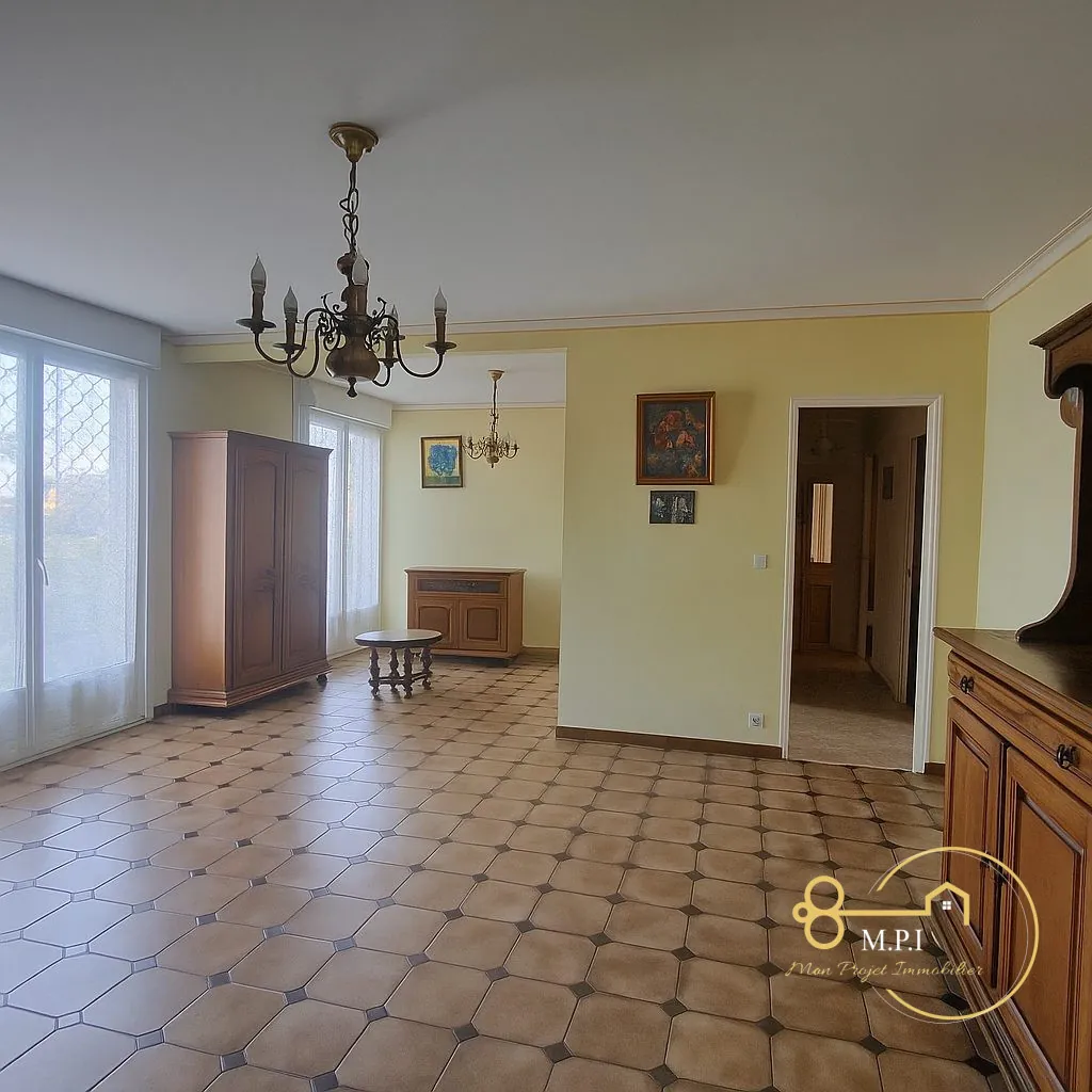 Maison 3 chambres de plain-pied à vendre à Arçonnay 