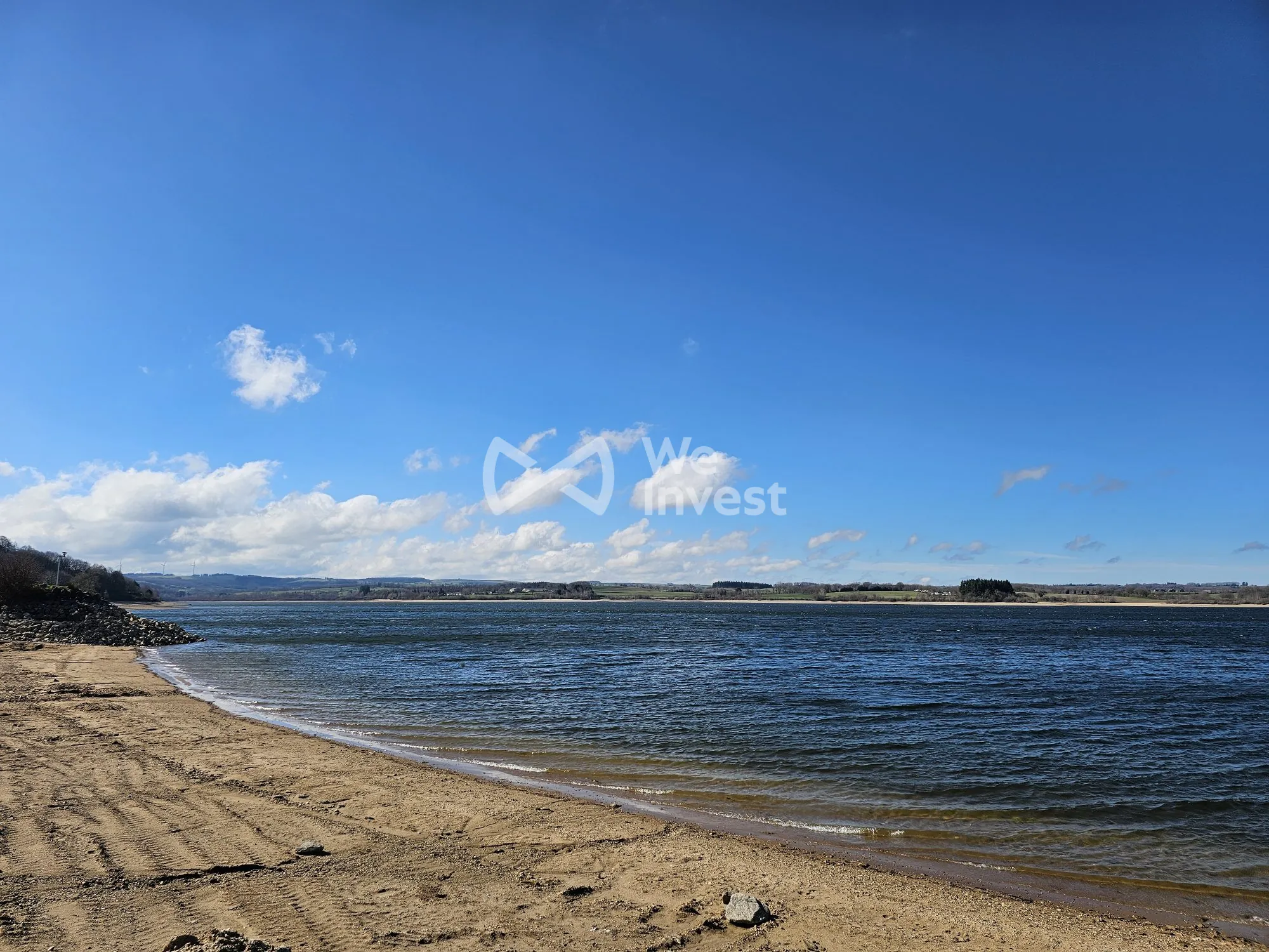 Appartement au bord du lac de Pareloup avec terrasse et piscine à Salles-Curan