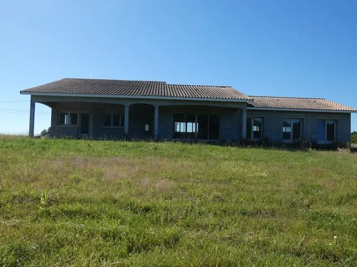 Maison récente de 218 m² à Hagetmau avec grand terrain constructible