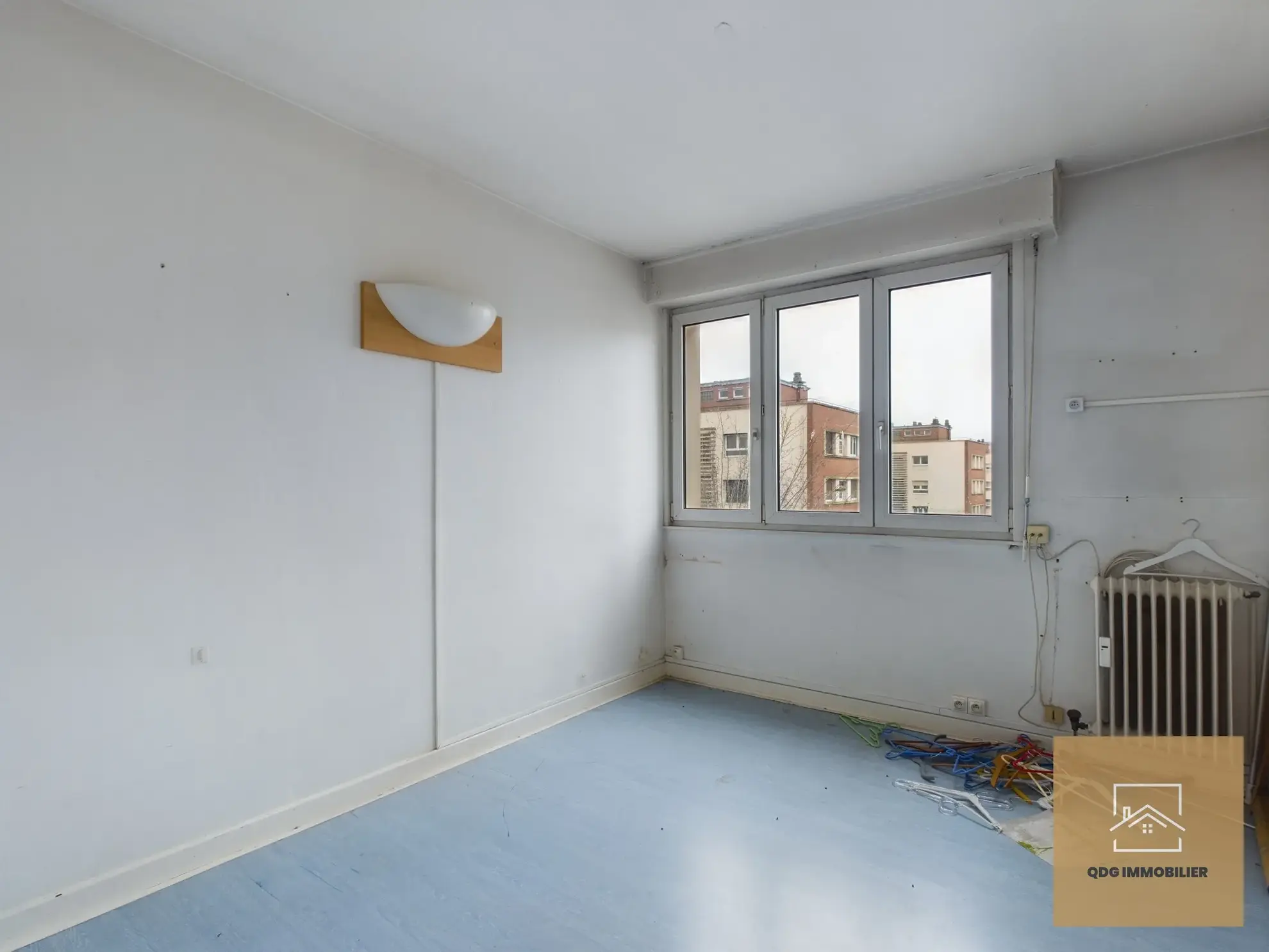 Appartement T3 à Rénover de 84 m² à Dunkerque, Emplacement Central 
