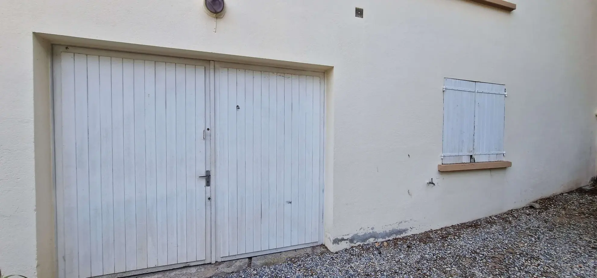 Grand Garage / Dépôt de 120 m² à Valescure, Saint-Raphaël 
