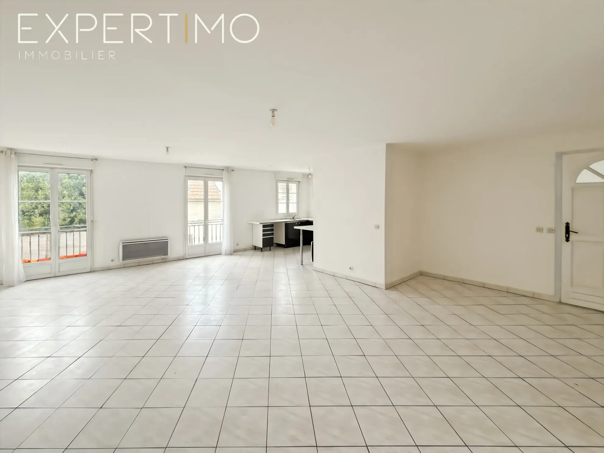 Appartement 3 pièces de 97 m2 à Pontoise avec parking et balcon 