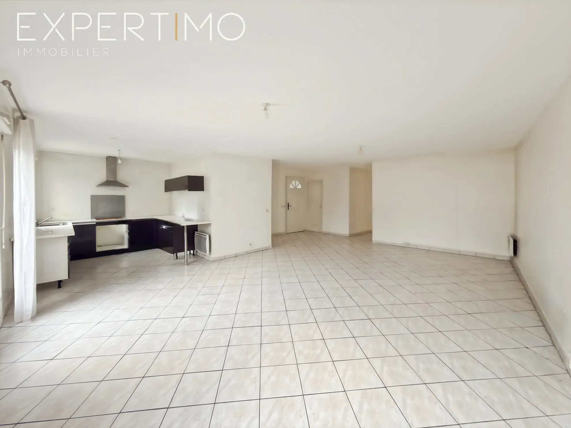 Appartement 3 pièces de 97 m2 à Pontoise avec parking et balcon 