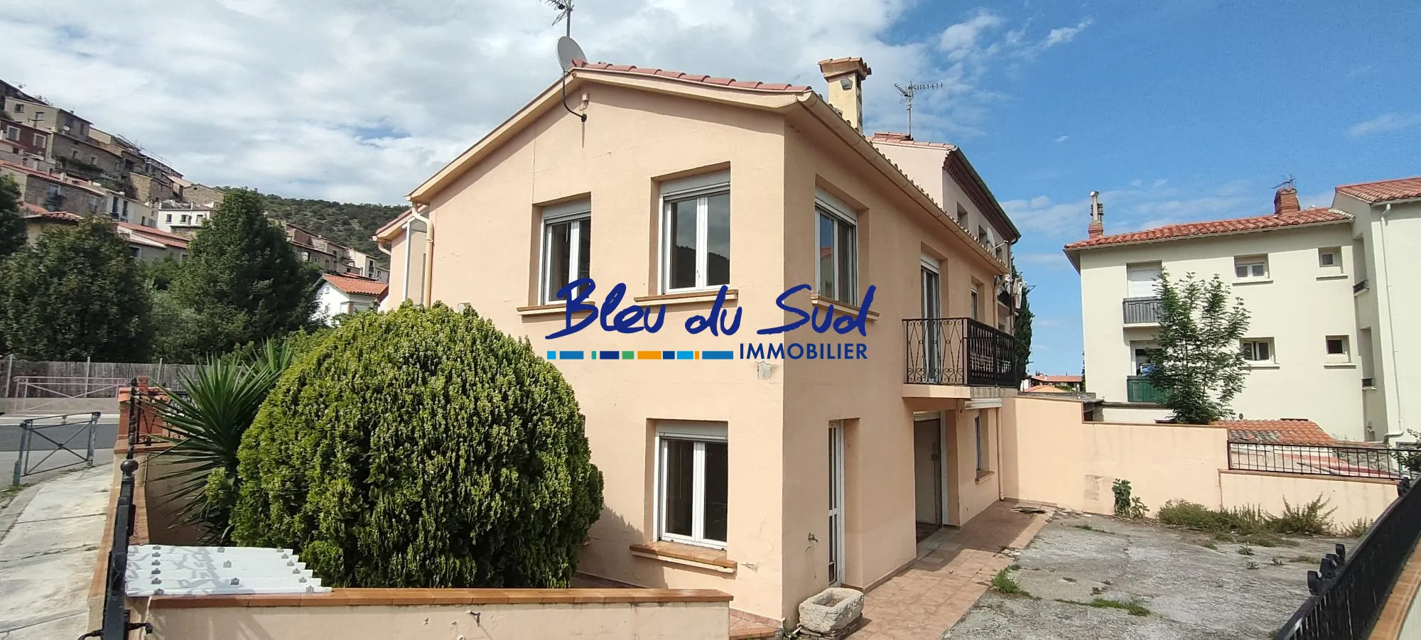 Façade ouest Très belle maison ancienne, lumineuse et spacieuse à Ria-Sirach