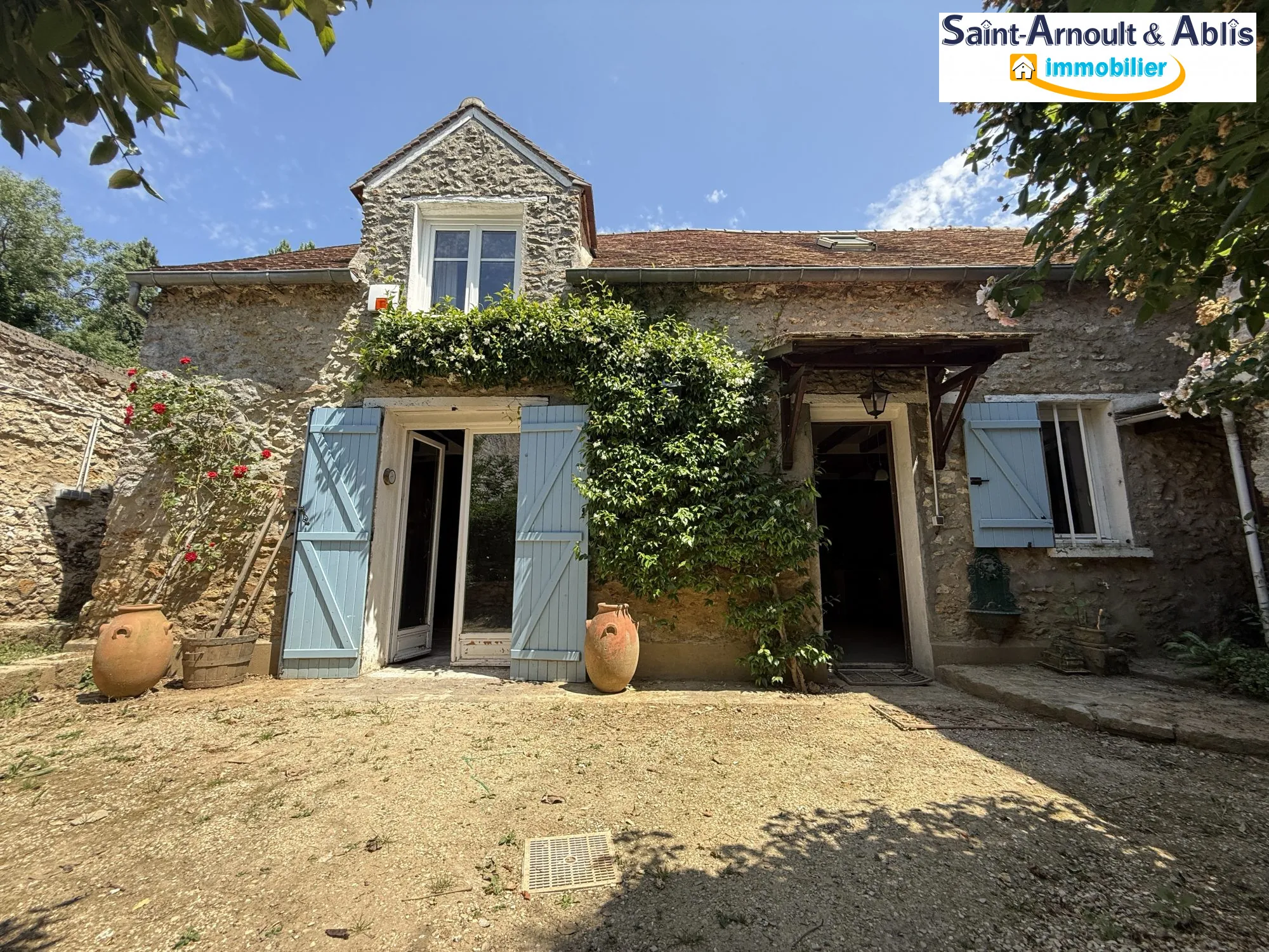 Charmante maison avec dépendance à vendre à Prunay-en-Yvelines