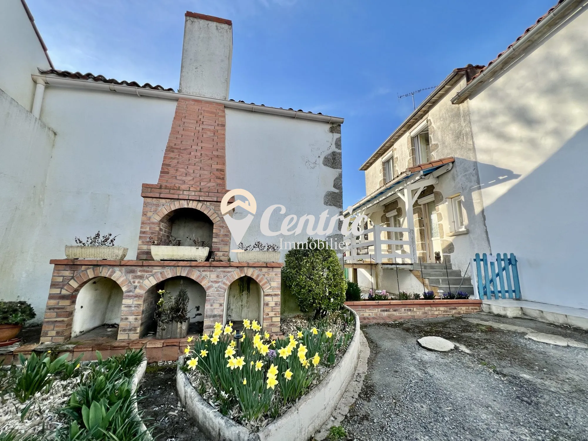 Maison mitoyenne de 98 m² avec jardin à Saint-Paul-en-Gâtine