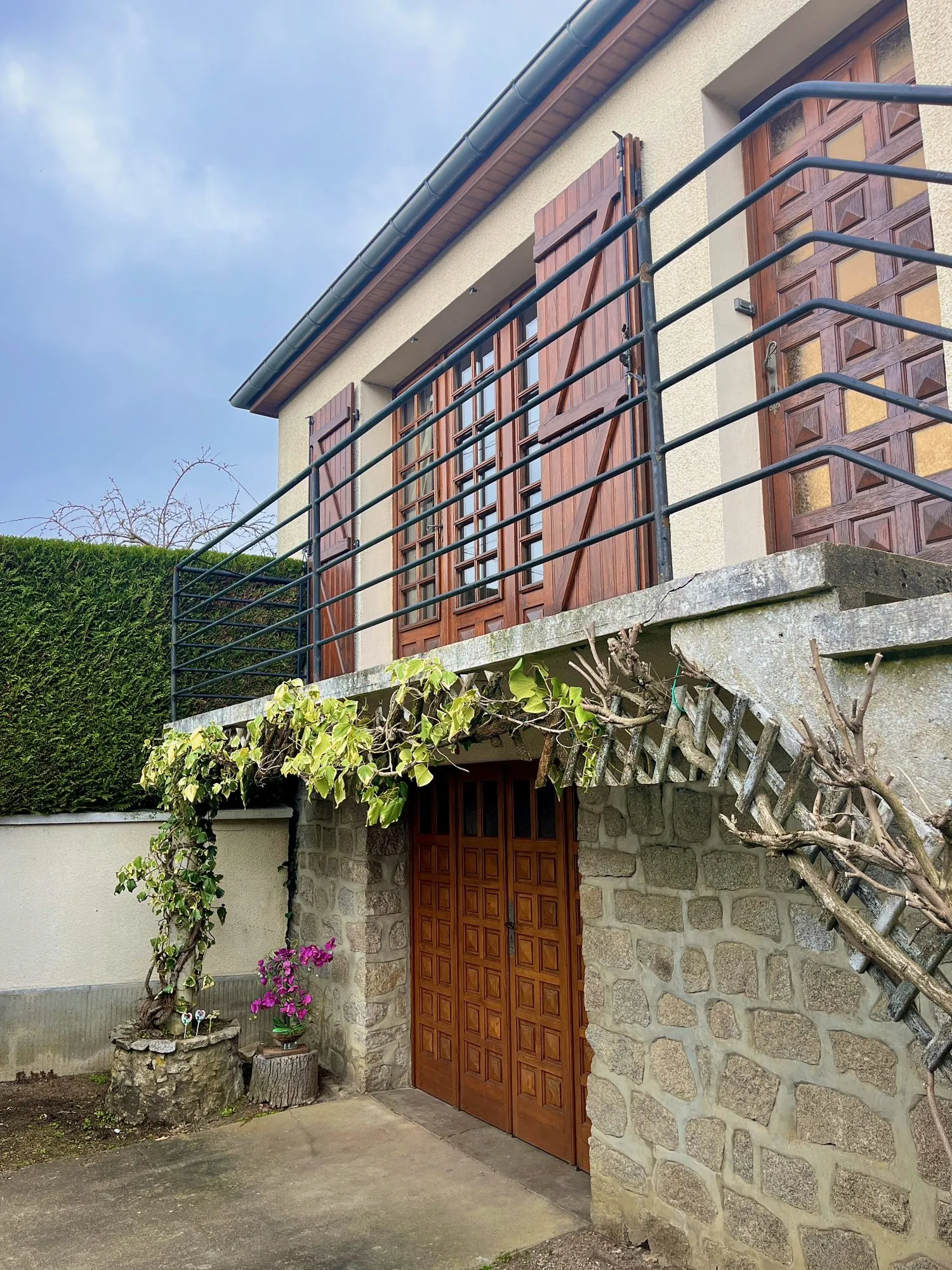 Maison à vendre à Saint Cosme en Vairais avec sous-sol et jardin de 600 m²