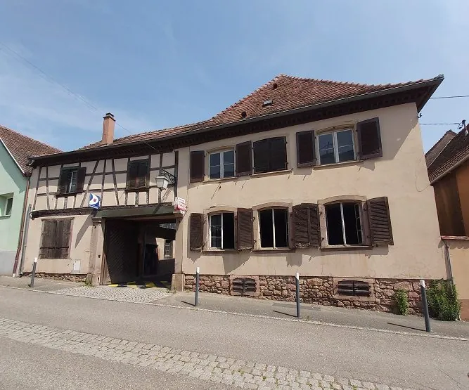 Maison à rénover avec vaste potentiel à Épfig, village centre