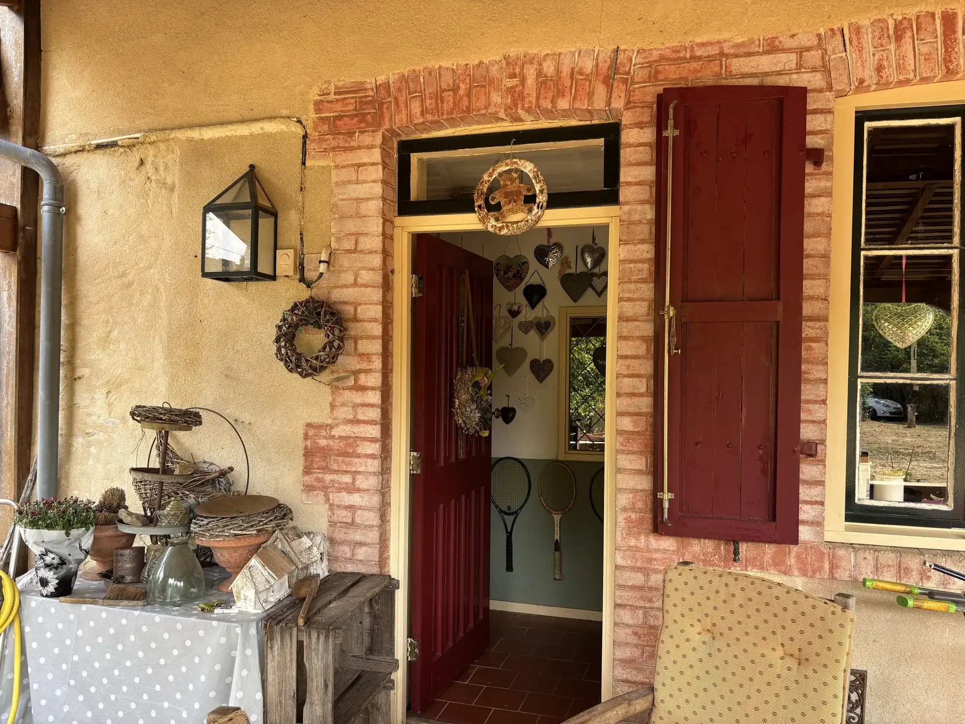 Charmante maison avec 1934 m² de terrain à Saint-Denis-de-Jouhet 