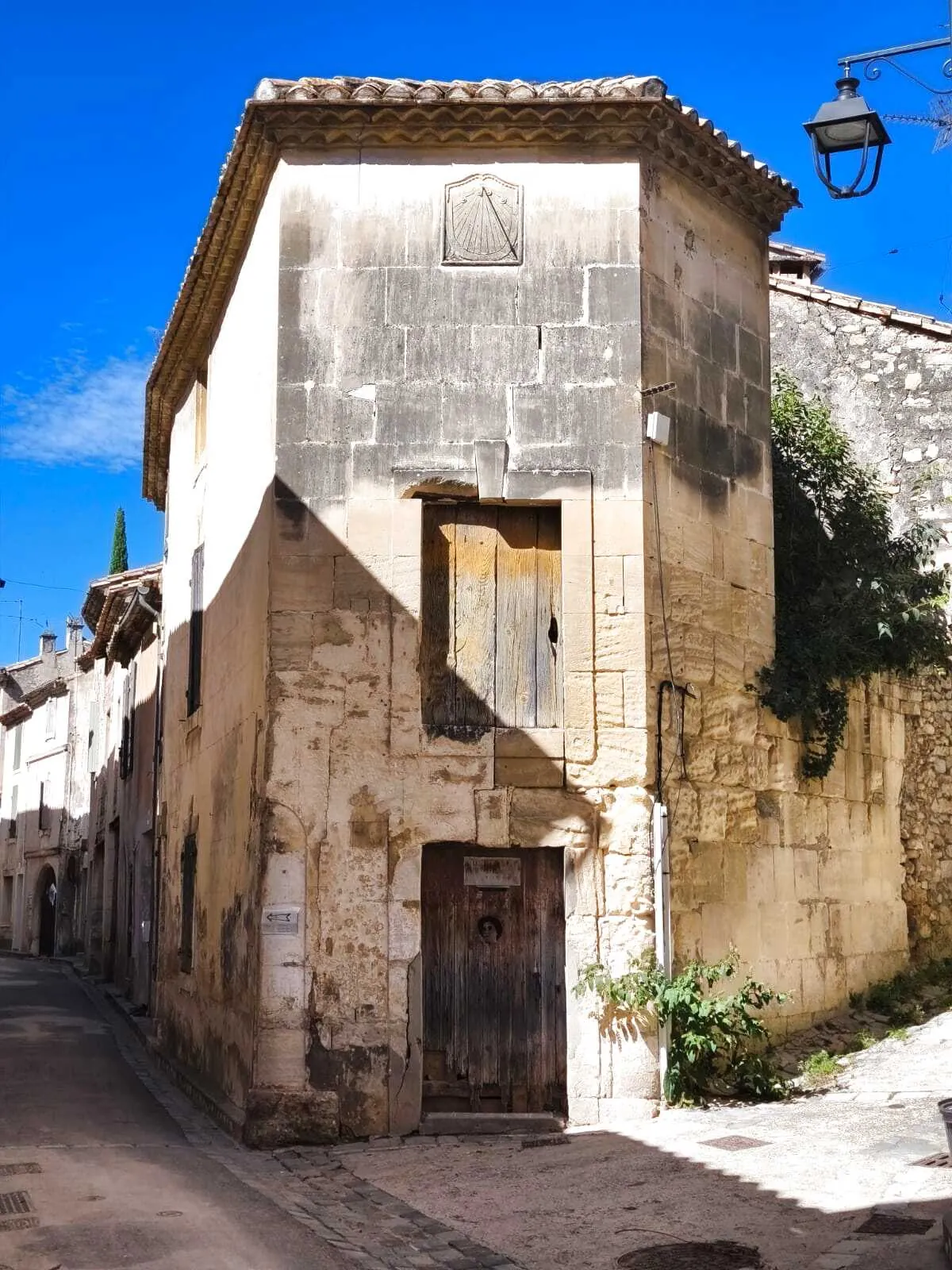 Maison de village à rénover à Boulbon - 150 m² avec cour intérieure