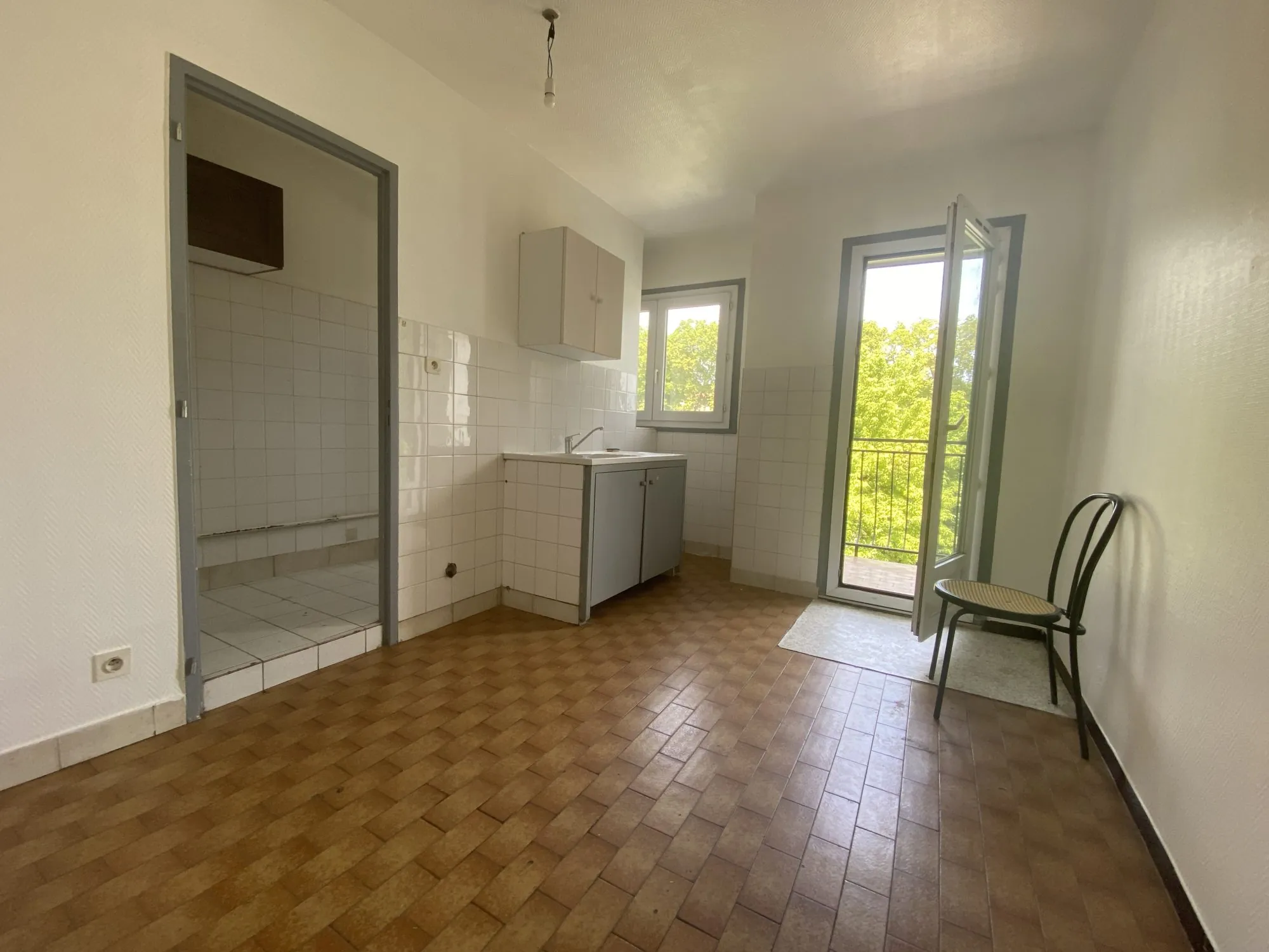 Appartement à vendre à Saint-Uze de 85 m² avec balcon et parking