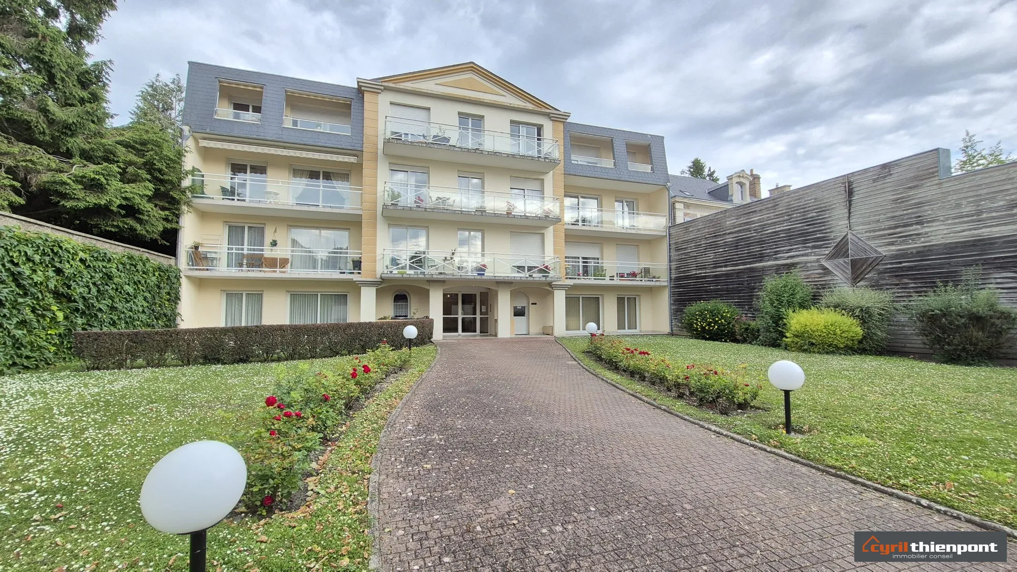 Appartement 2 pièces avec terrasse à Abbeville, emplacement privilégié