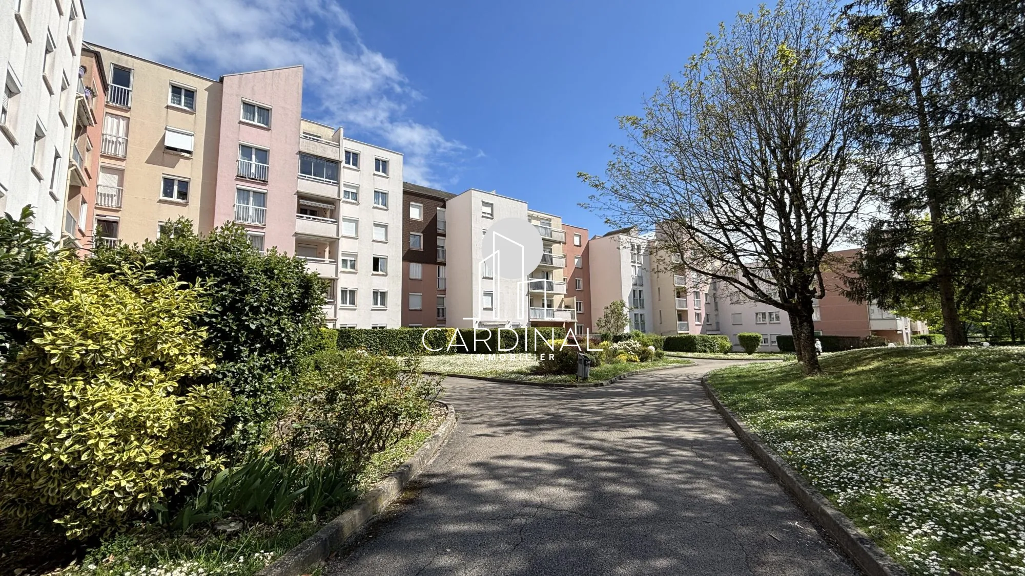 Appartement lumineux à vendre à Saint-Apollinaire, 79 m² avec balcon et garage 