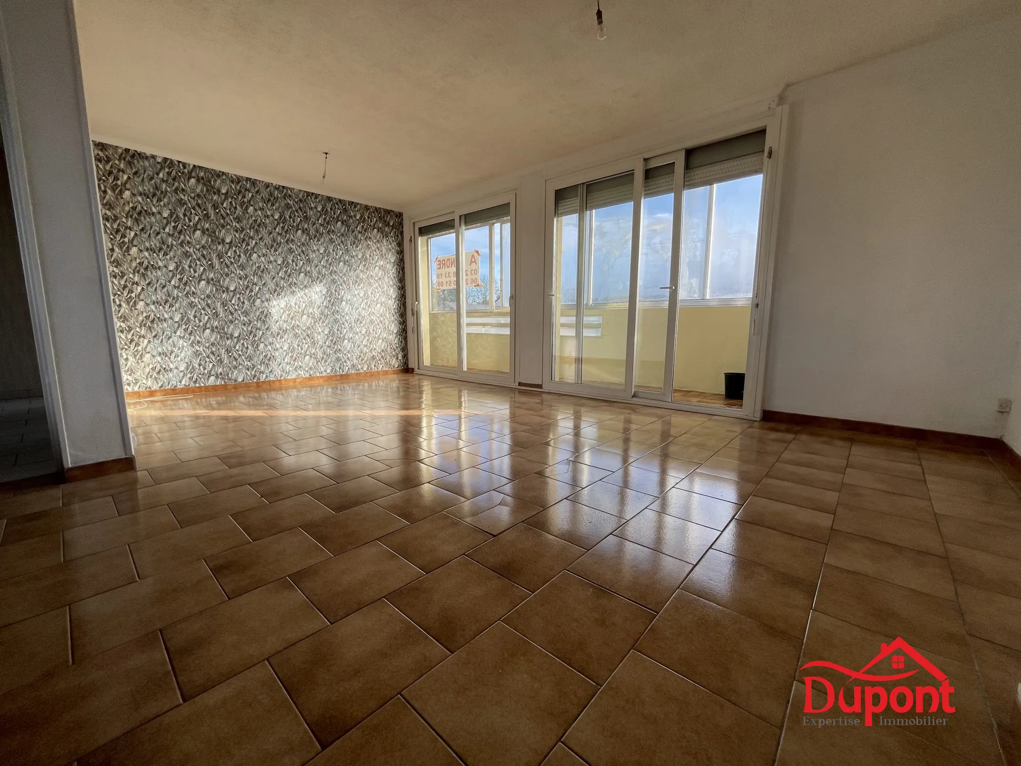 A vendre appartement de 79m2 avec balcon à Harly, 3 chambres, dernier étage