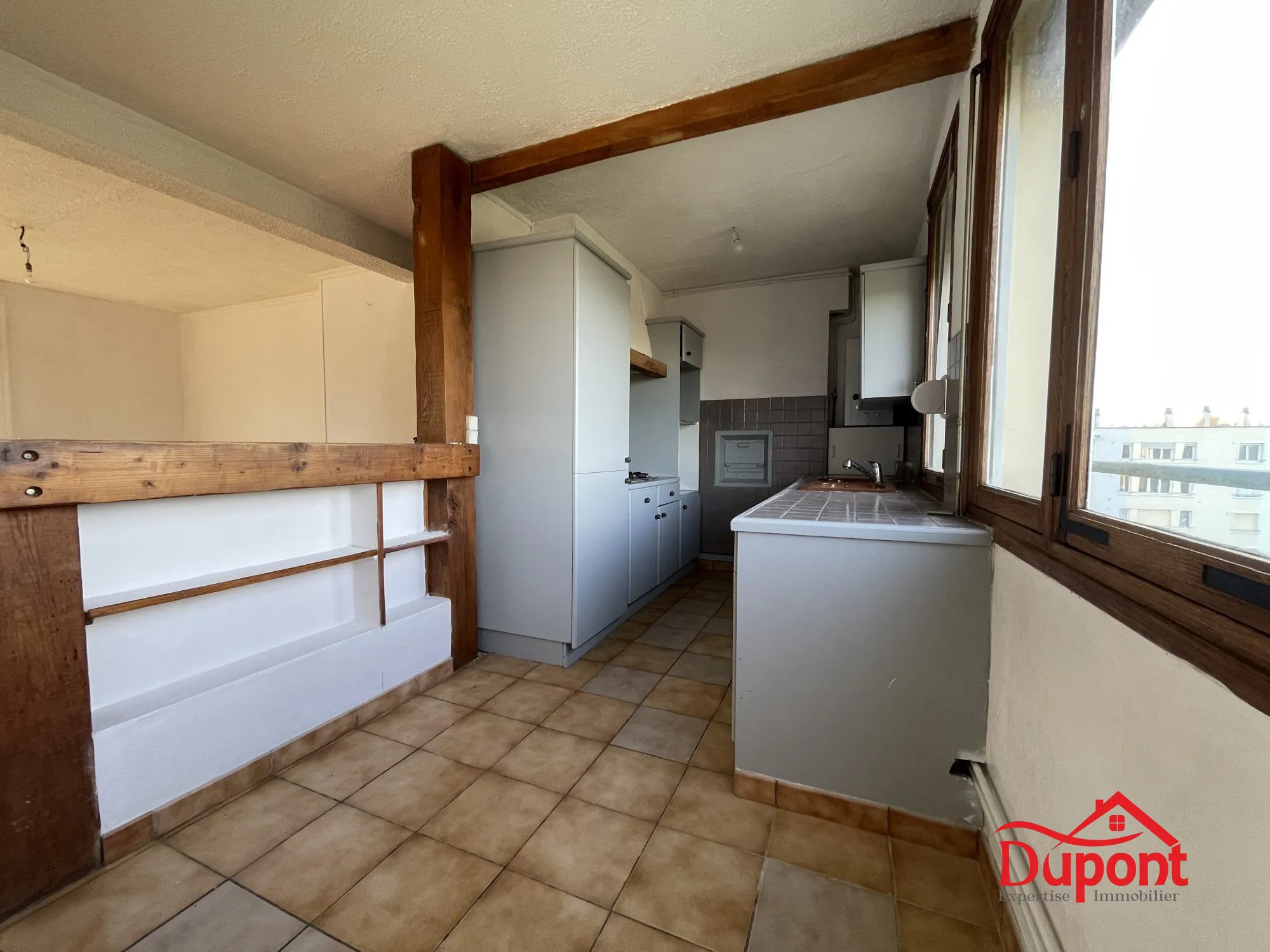 A vendre appartement de 79m2 avec balcon à Harly, 3 chambres, dernier étage 