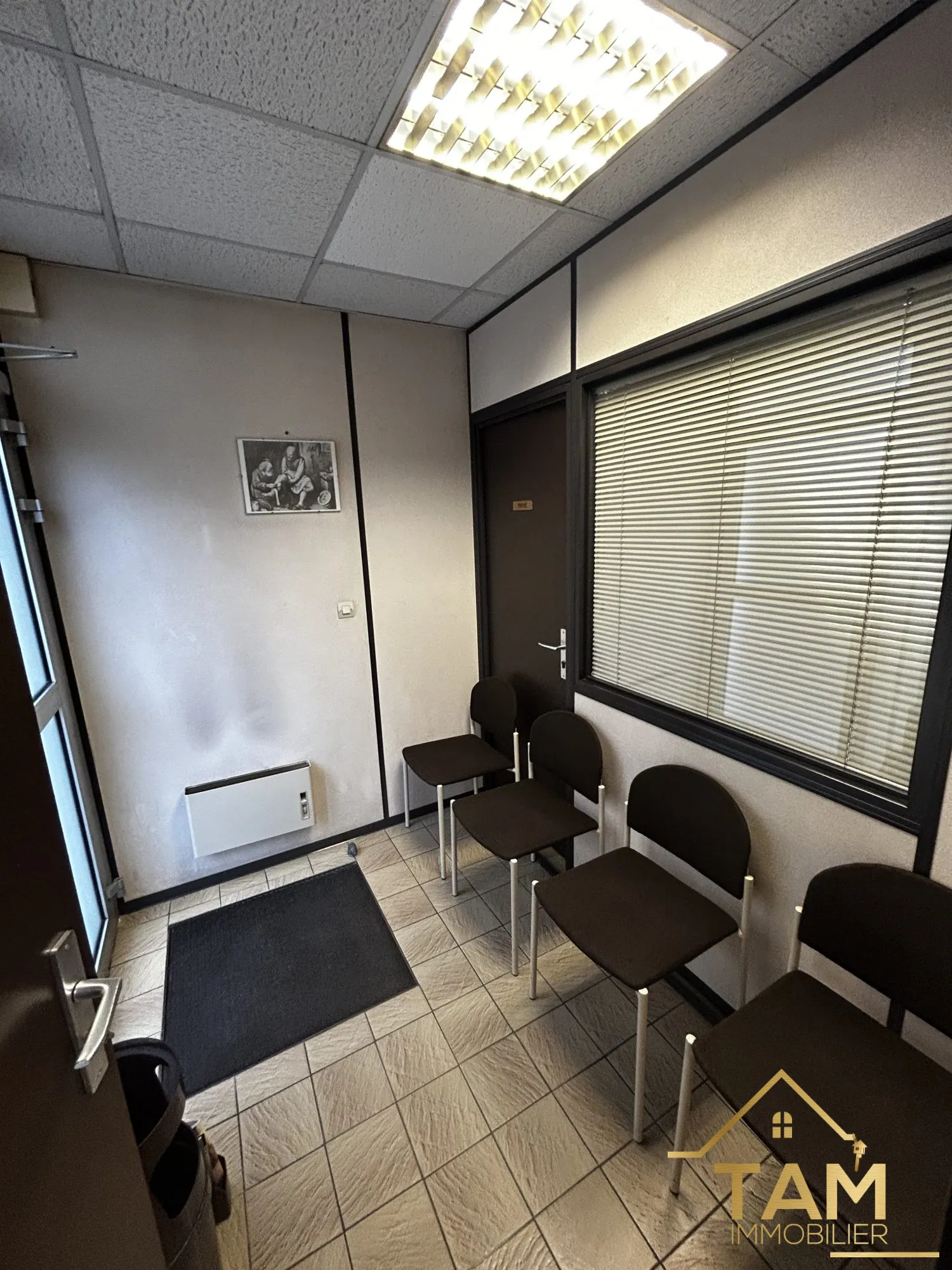 Local commercial de 27 m² en centre-ville de Bois-Colombes – Idéal bureau ou profession libérale