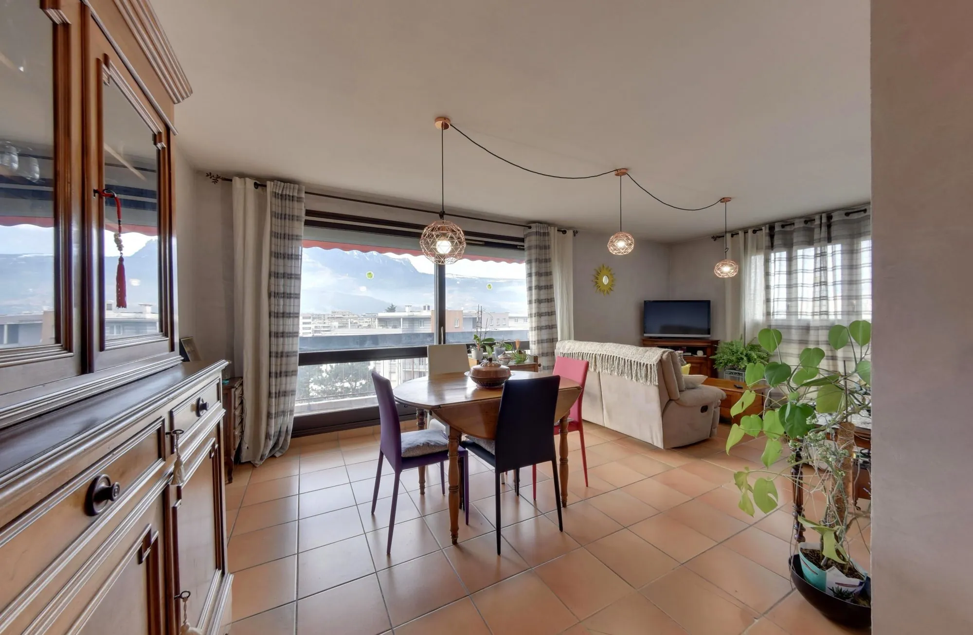 Vente appartement 4 pièces à Échirolles avec balcon et parking privé 