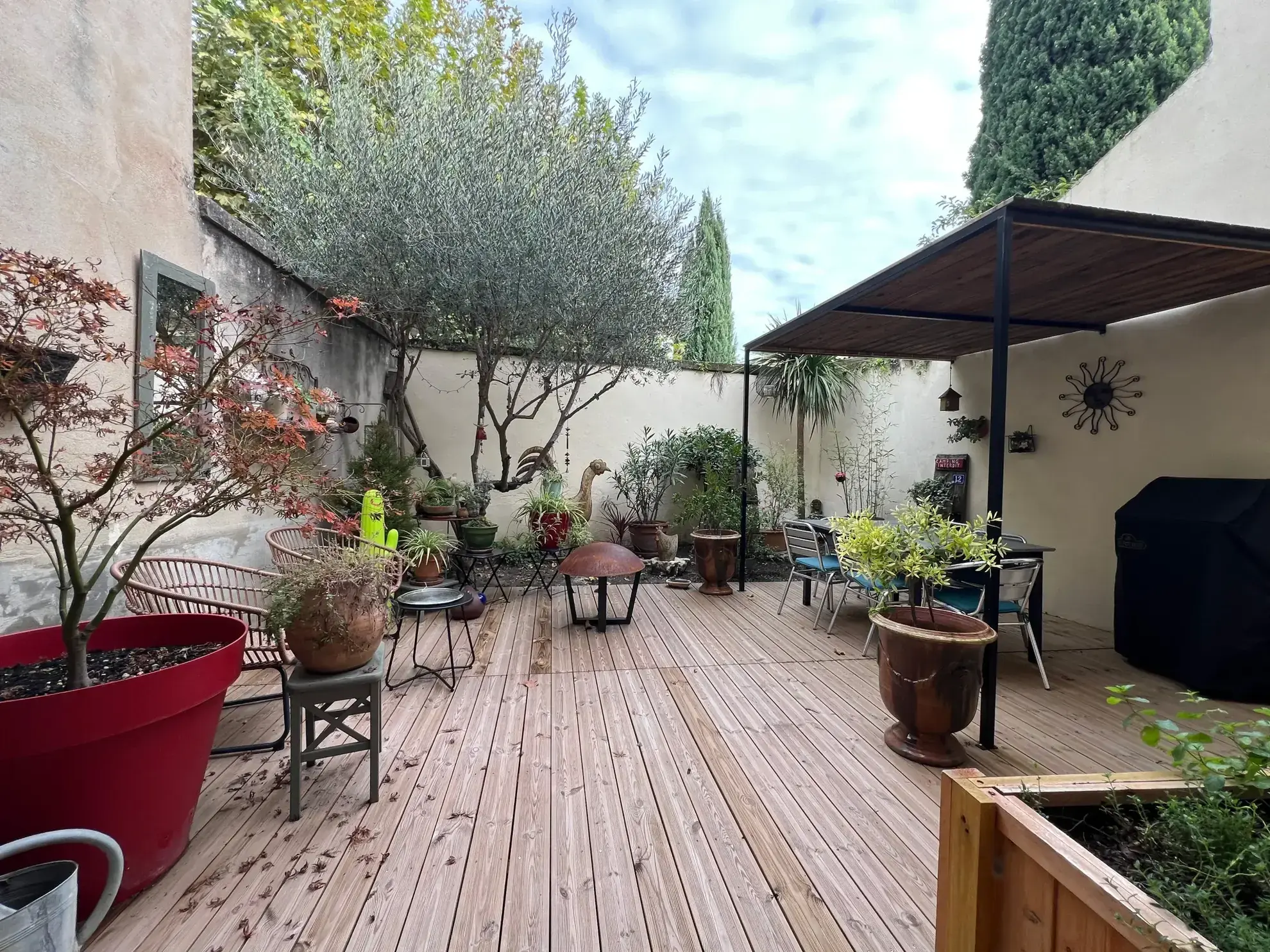 Maison de village rénovée avec cour à Caderousse - 210 m²