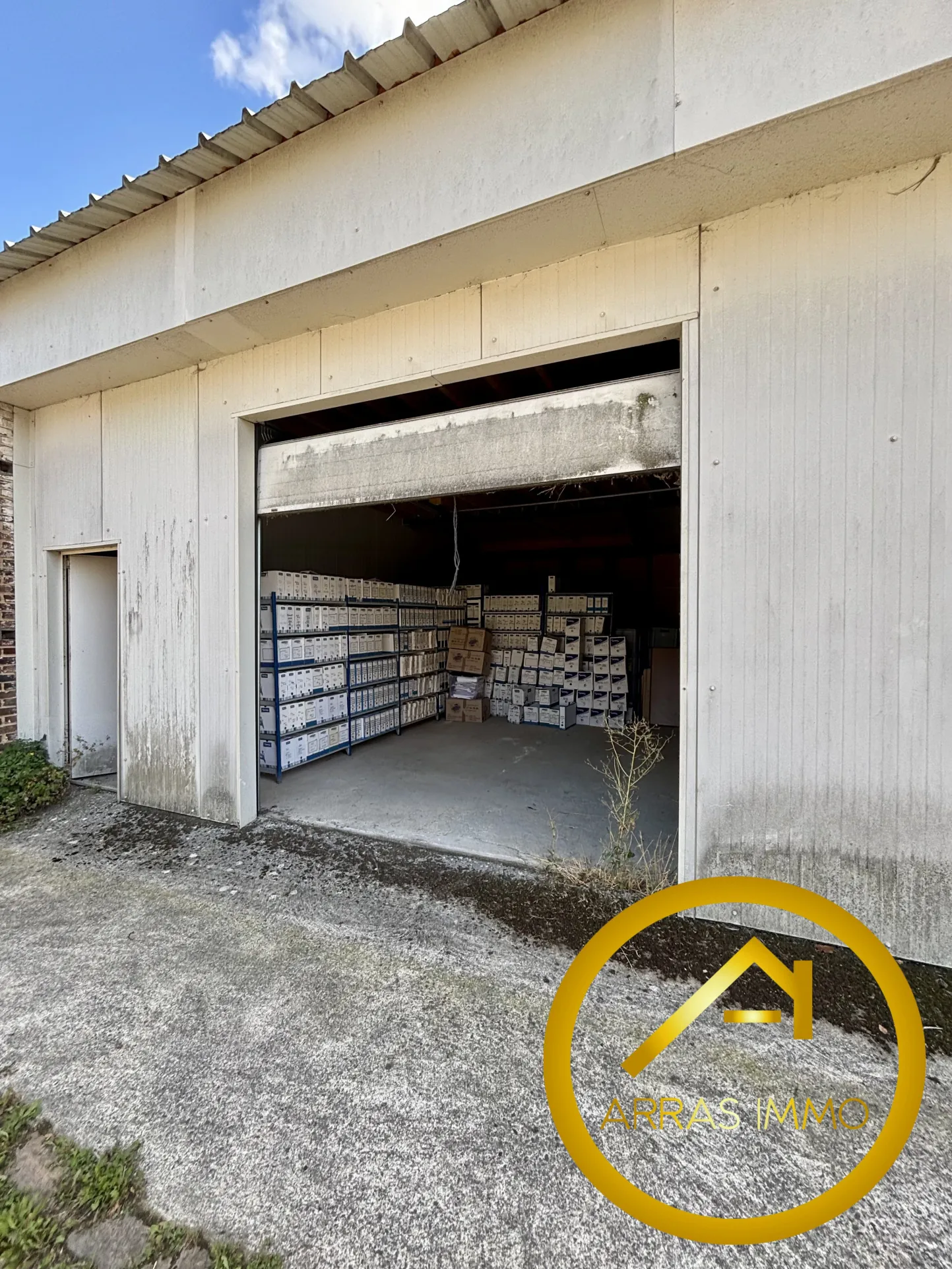 Entrepôt de 100m² à vendre à Arras, proximité gare - Idéal stockage ou activité professionnelle